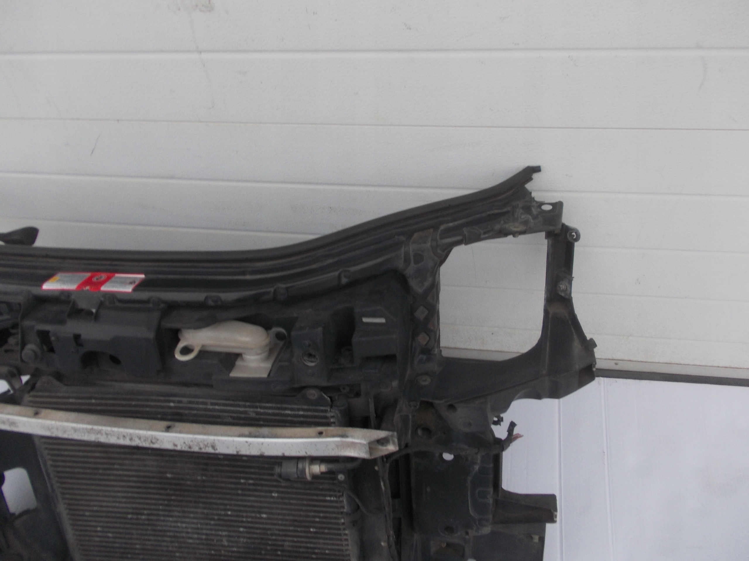 рамка перед Усилитель Audi A2 8Z0805594