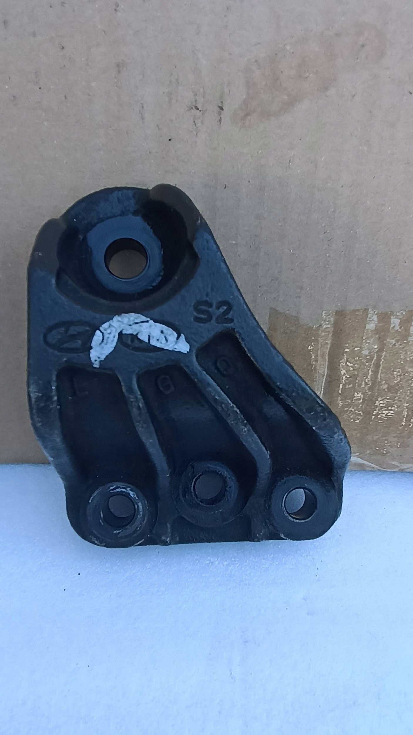 KIA CEED I30 Support Support plaque Moteur 1,4 G4FA 2006
