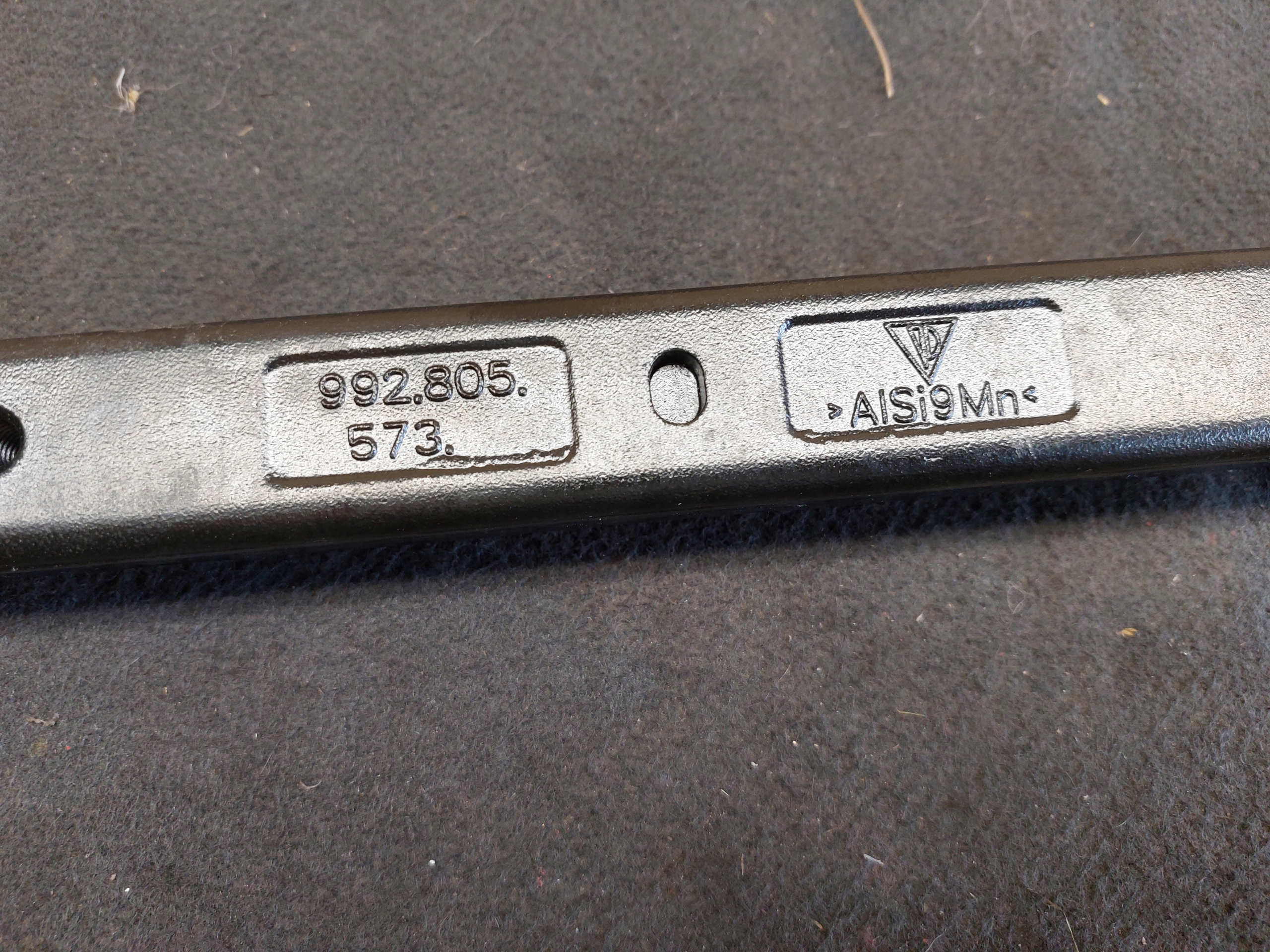 console front of a shock absorber PORSCHE 911 992 GT3
