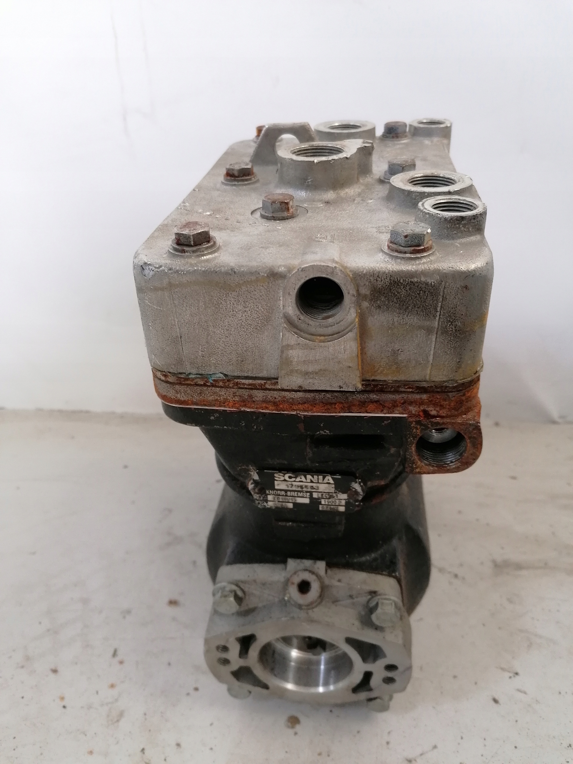 ВОЗДУШНЫЙ КОМПРЕССОР SCANIA 1795553 KNORR-BREMSE