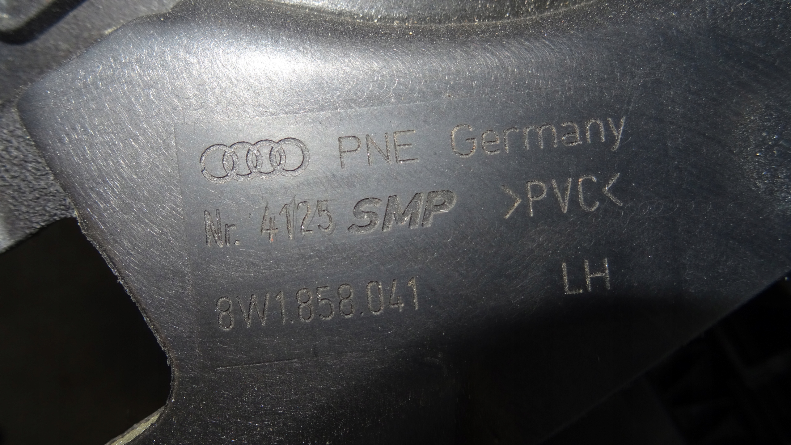 dashboard instrument panel Audi OE 8W1858041 NR M1020