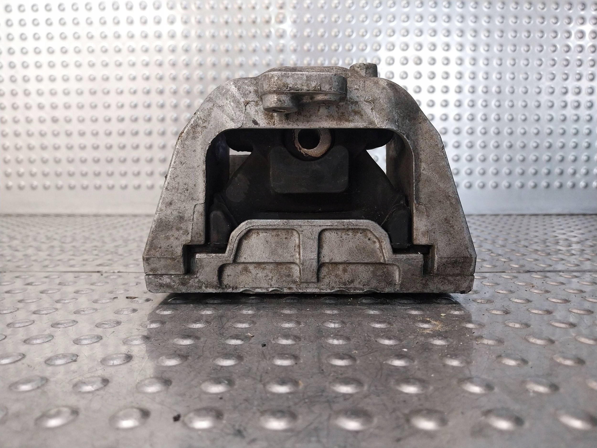 supporto Supporti motore usato 1J0199262BF VW GOLF IV LEON e OCTAVIA e A3 8L 1.9 TDI