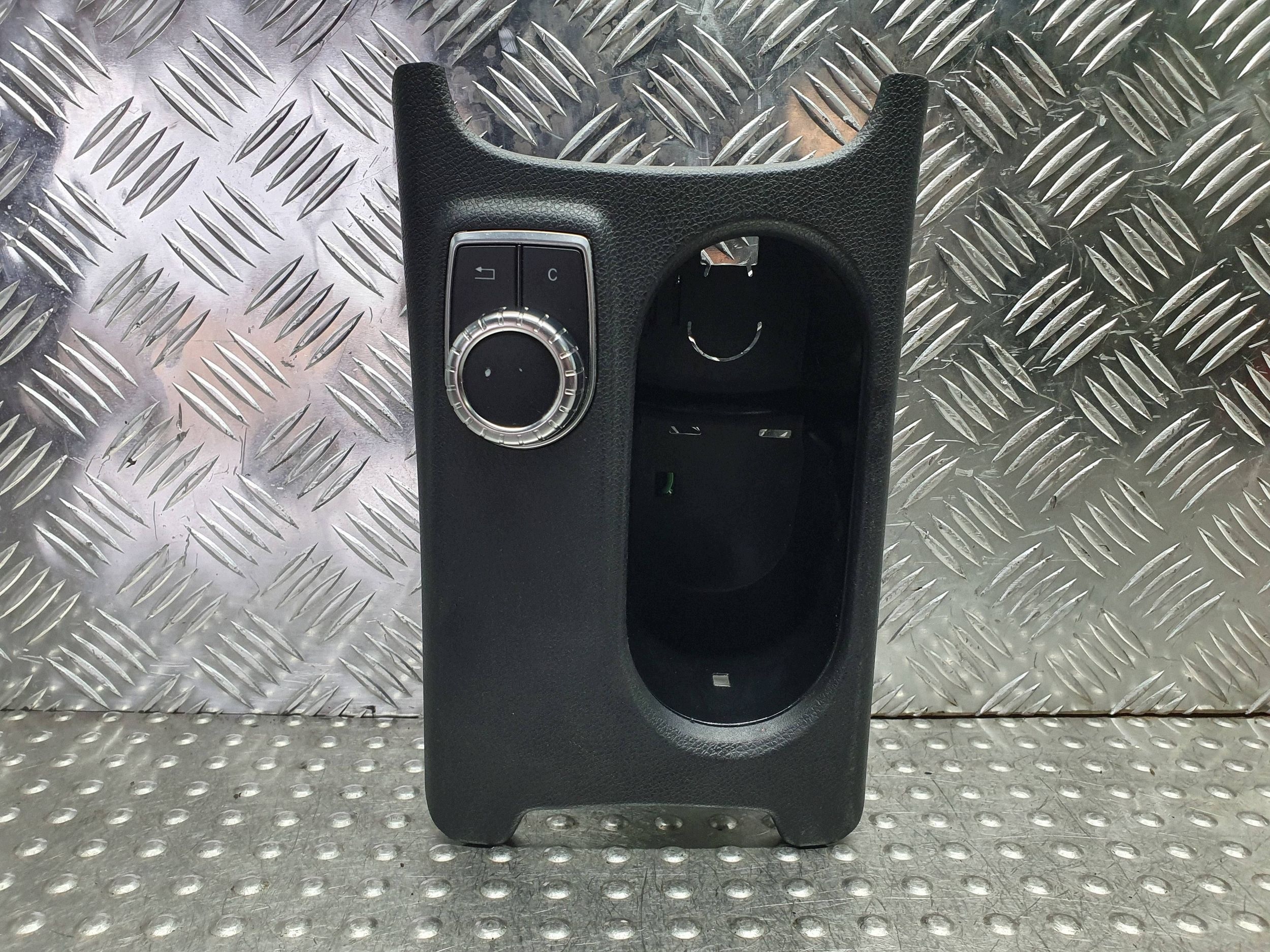 bracket for KUBKI PANEL IDRIVE A1766801610 MERCEDES W117 W176