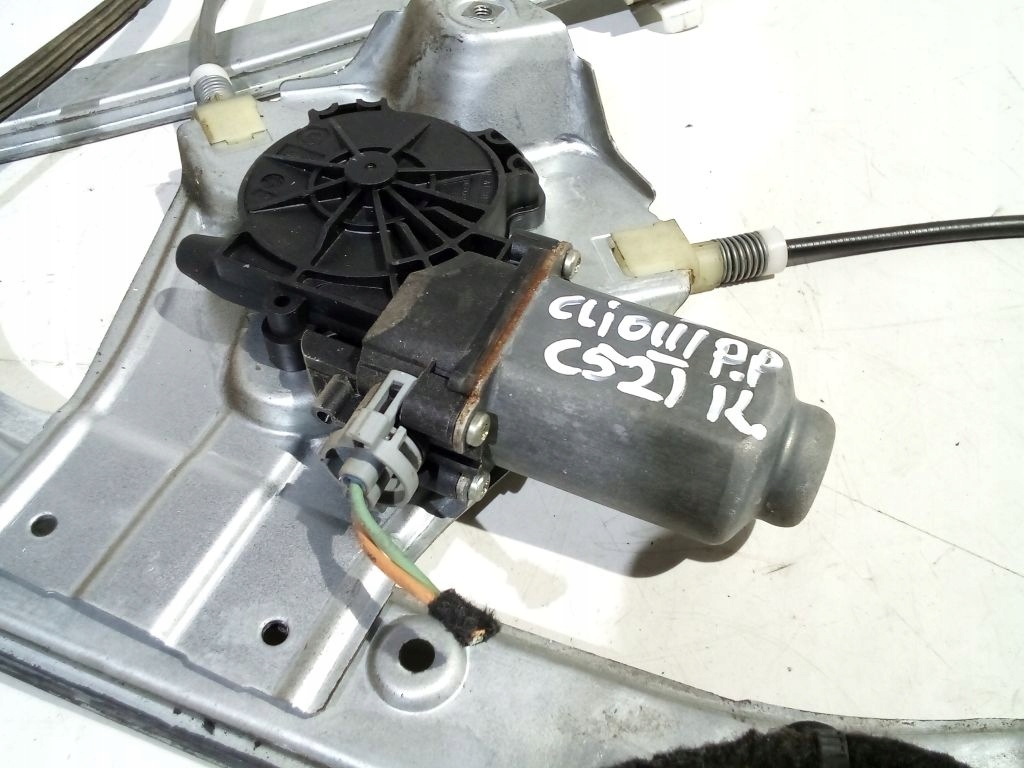 Renault Clio III 5D stahovačka okna pravý předek EU
