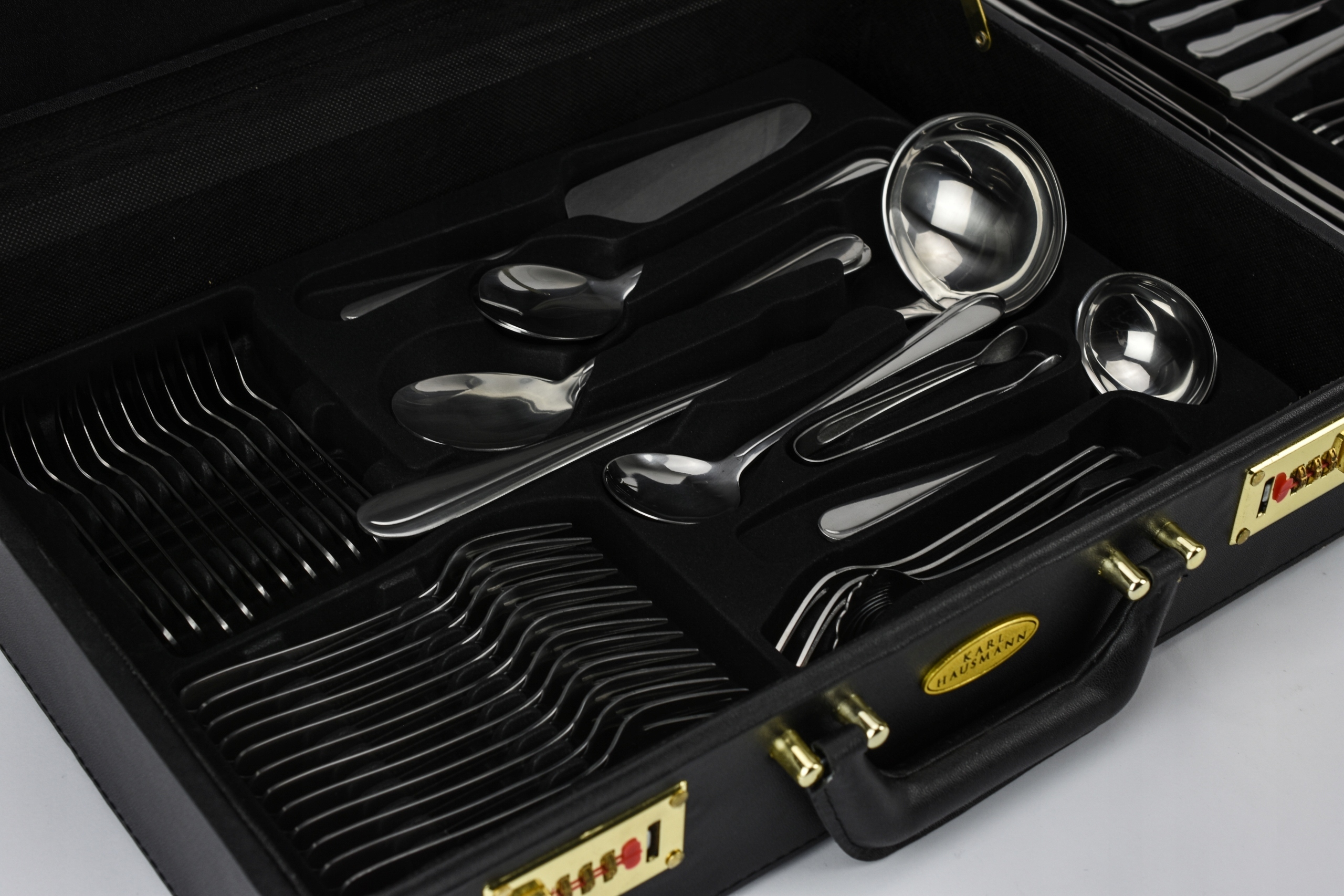 KOMPLET SZTUĆCÓW 72 EL WALIZKA DLA 12 OSÓB +GRATIS Materiał wykonania metal