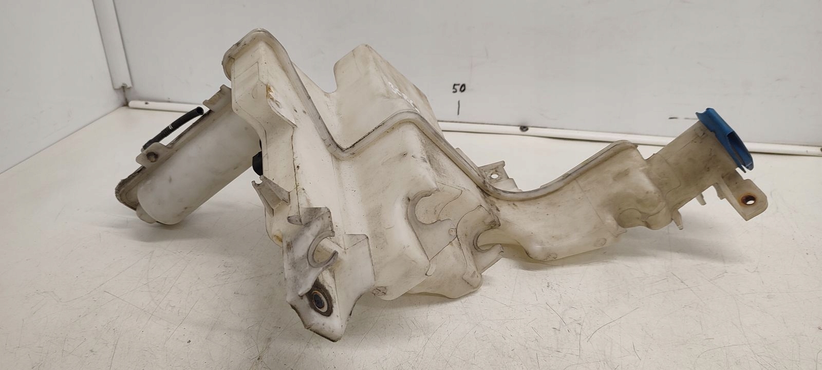 Behälter Spritzdüse Behälter VW Passat B6 2,0 TDI CR