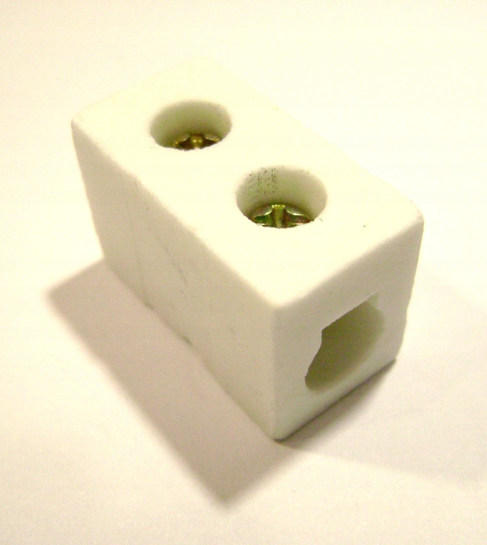 Łączówka KOSTKA 1 pin ceramiczna odporna na temp.