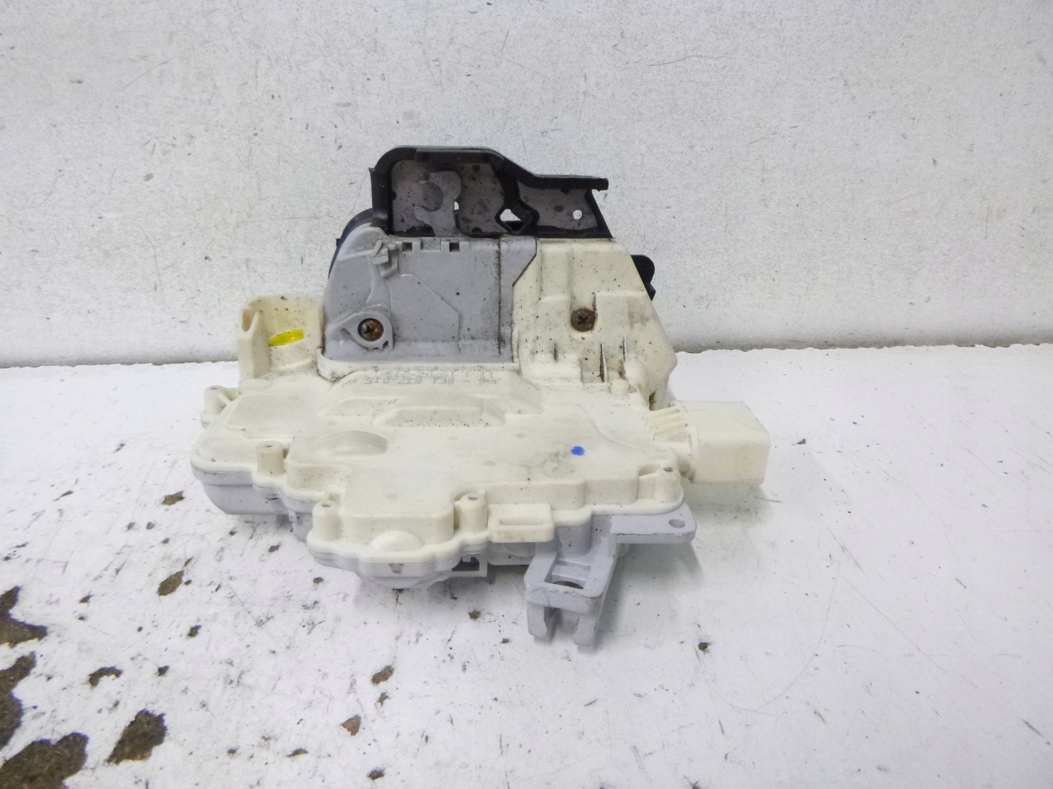 lock door front front left Audi A4 B7 B6 S-LINE 8E1837015AA 9PIN