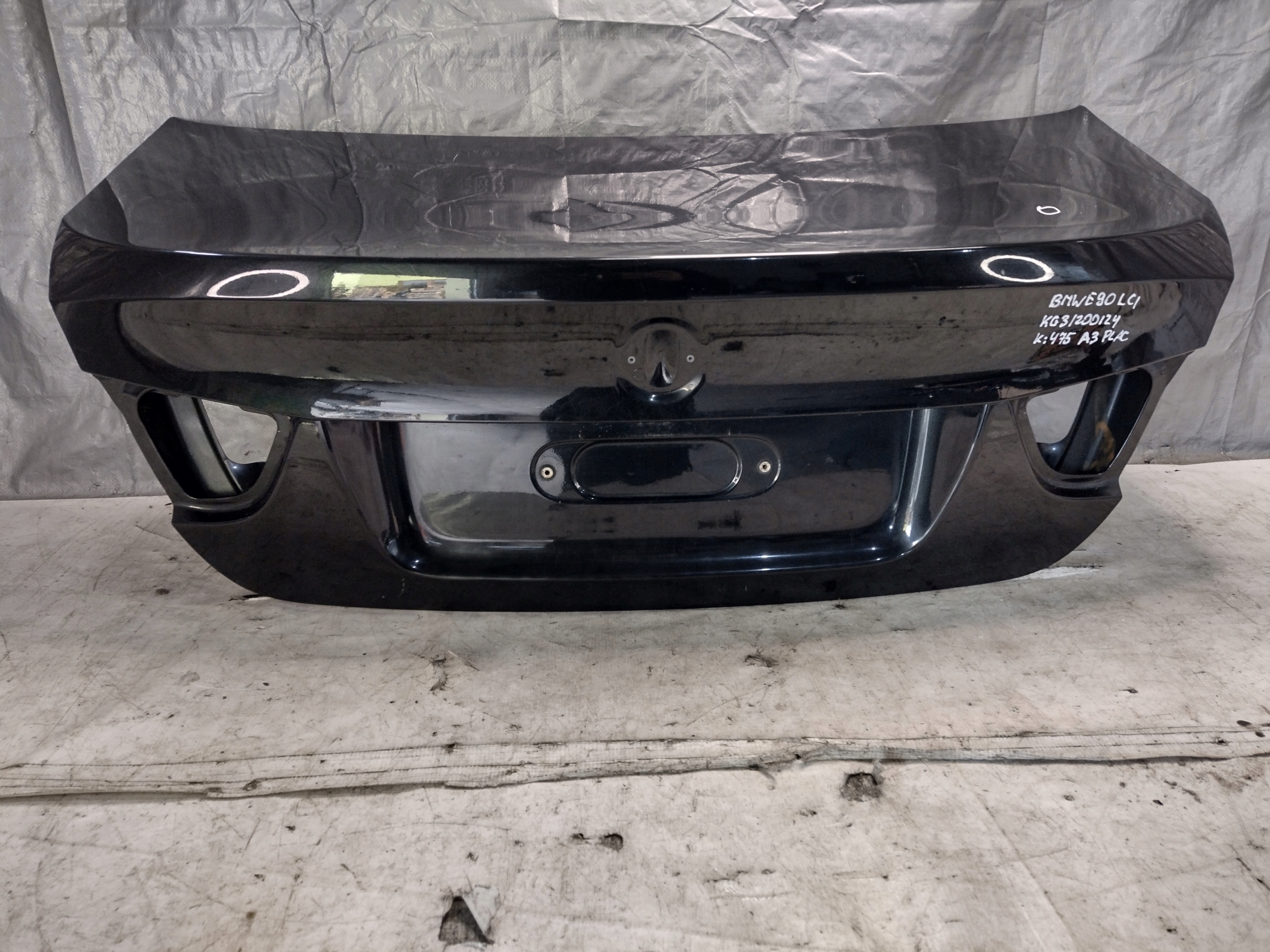 trunk door boot BMW E90 lift k: 475 (Black Sapphire)