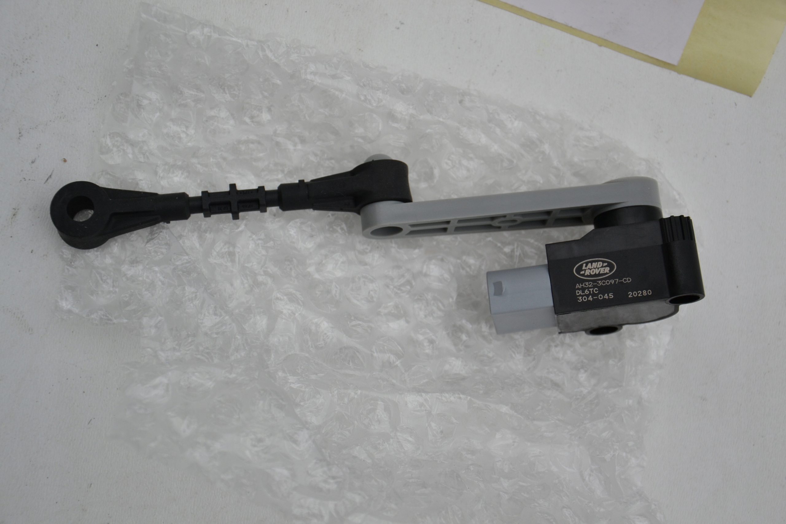 Датчик подвески Range Rover Sport 10-13 lr023649