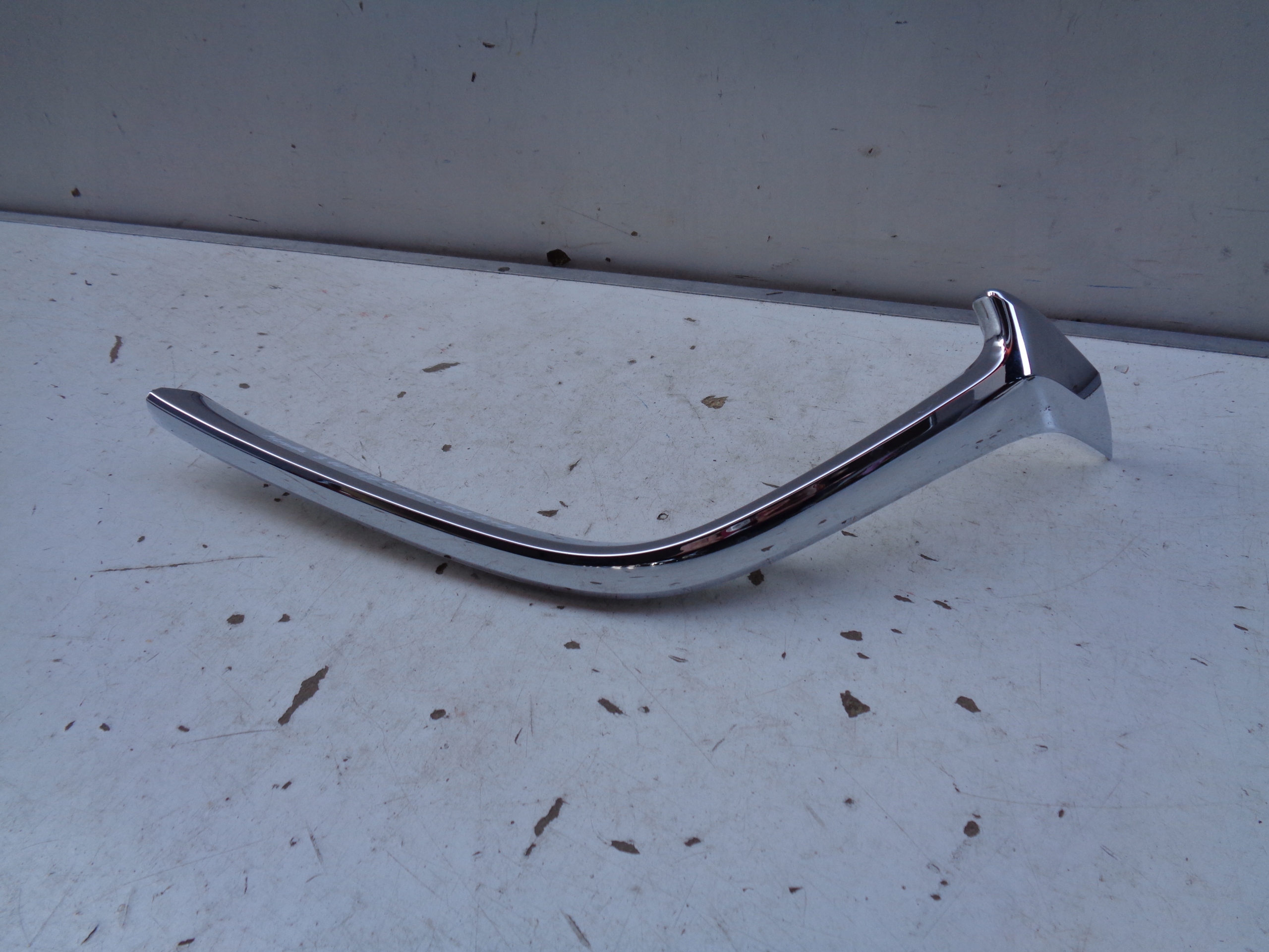 CHROM grille of a bumper left front MAZDA 3 16- LIFT
