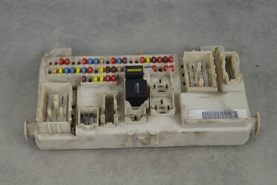 MODUŁ SKRZYNKA BEZPIECZNIKÓW FORD FOCUS MK2 Producent części Ford OE