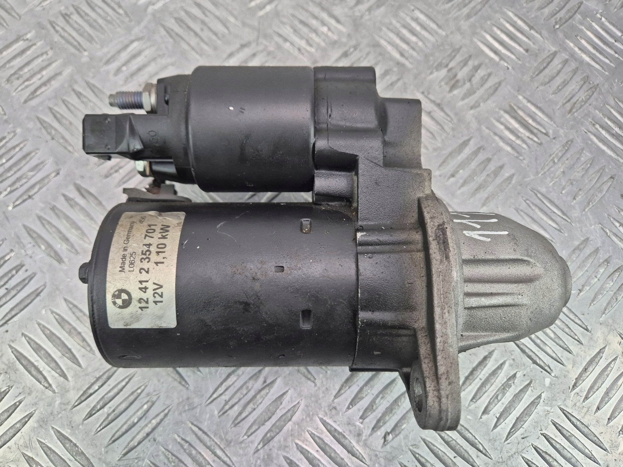 BMW 6 E63 E64 630i 3.0 startér 2354701 N52B30AF