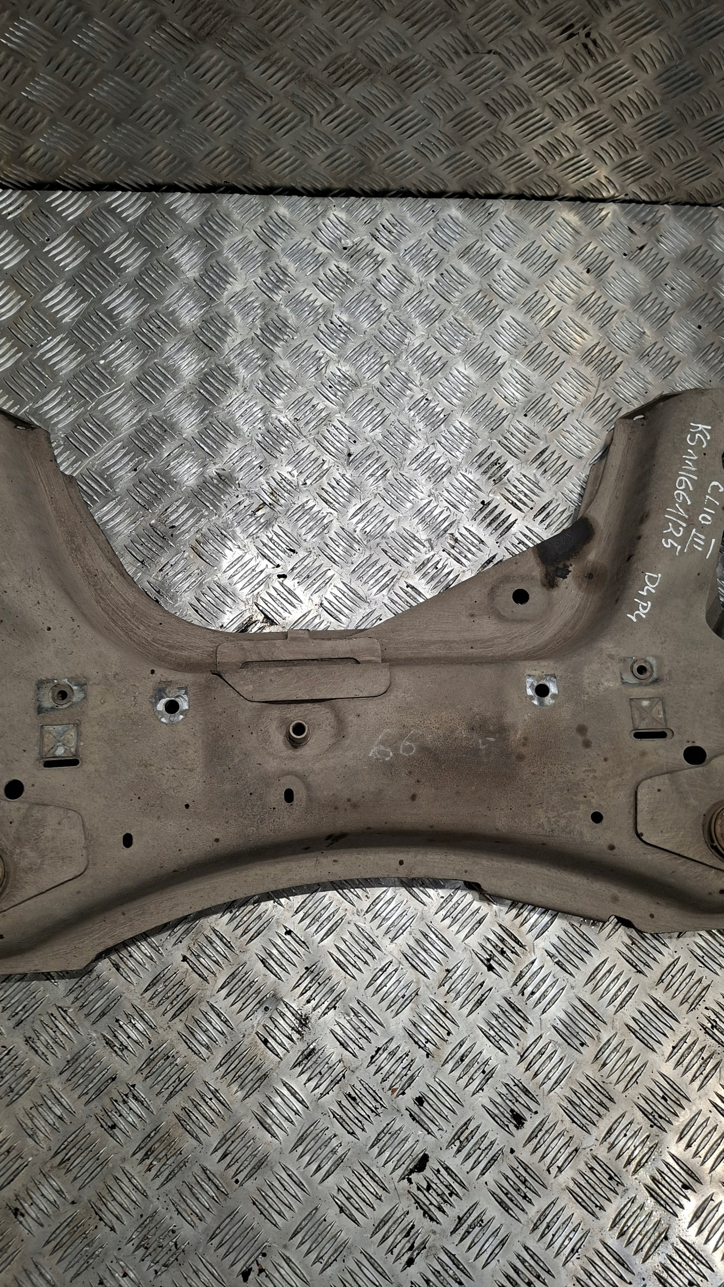 axle beam front axle beam RENAULT CLIO III