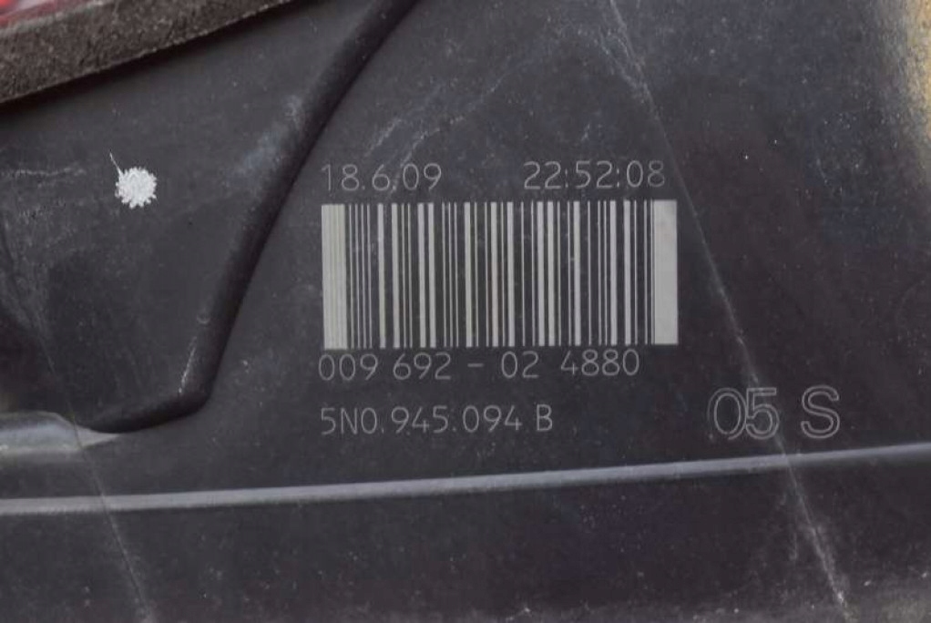 фонарь правый 5N0945094B vw TIGUAN 1 и 07-11