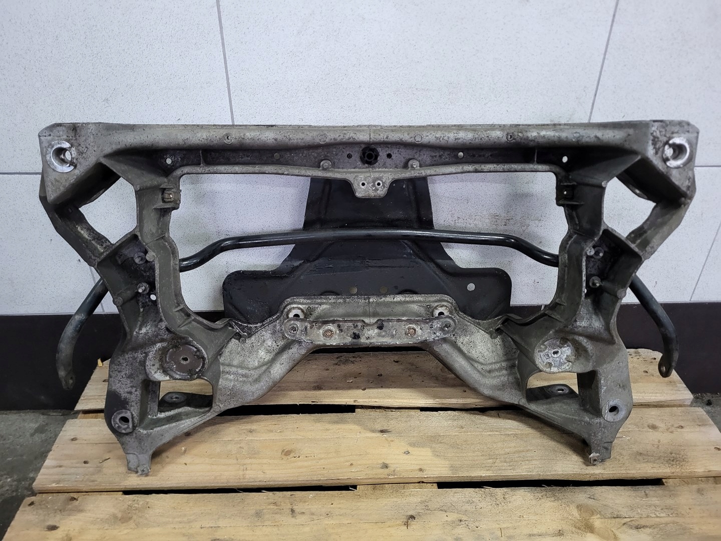 MERCEDES CLK A209 W209 C209 axle beam subframe axle beam sider RAMA bar front