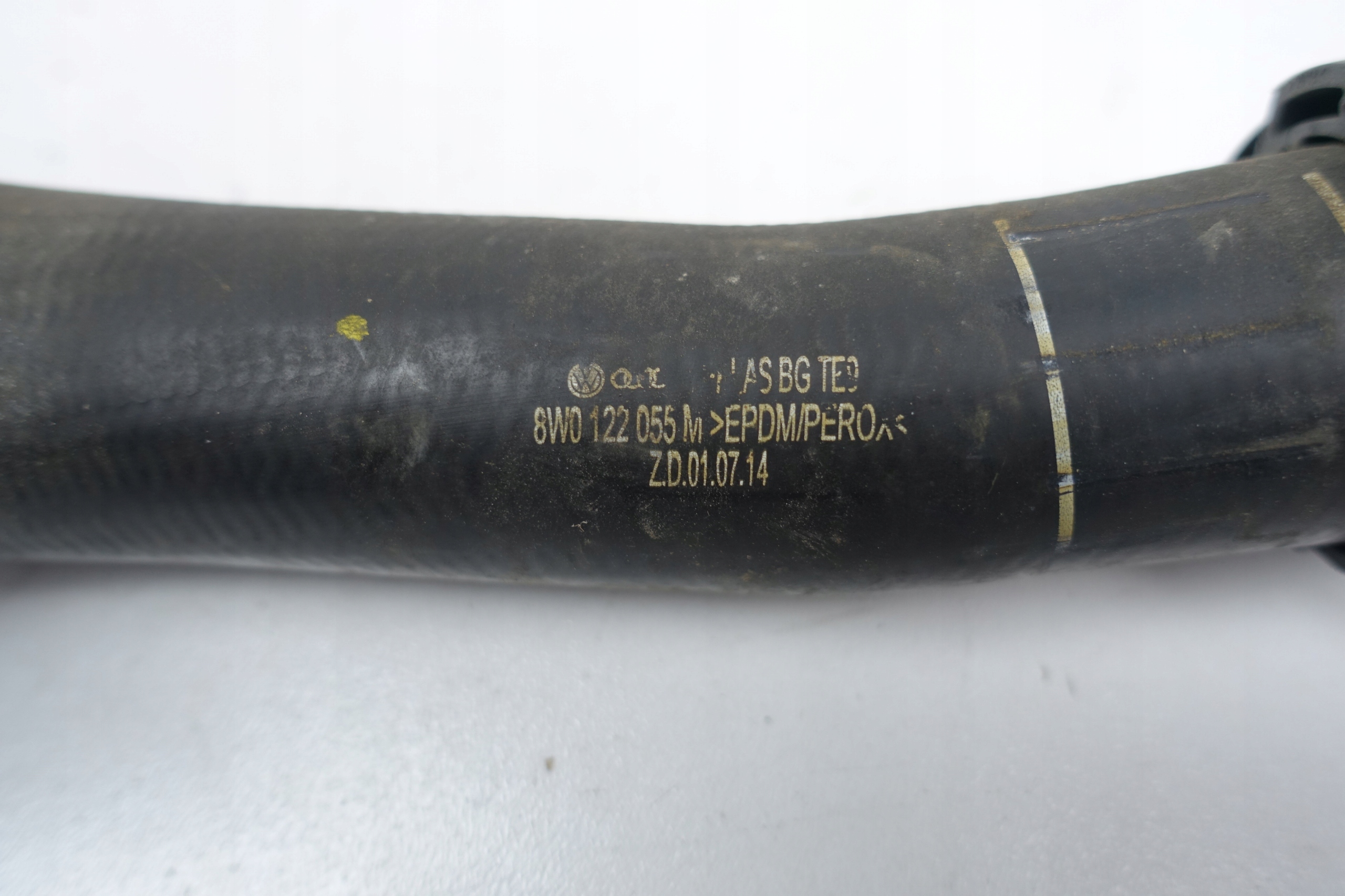 prijenos crijevo vode AUDI A4 B9 8W 8W0122055M