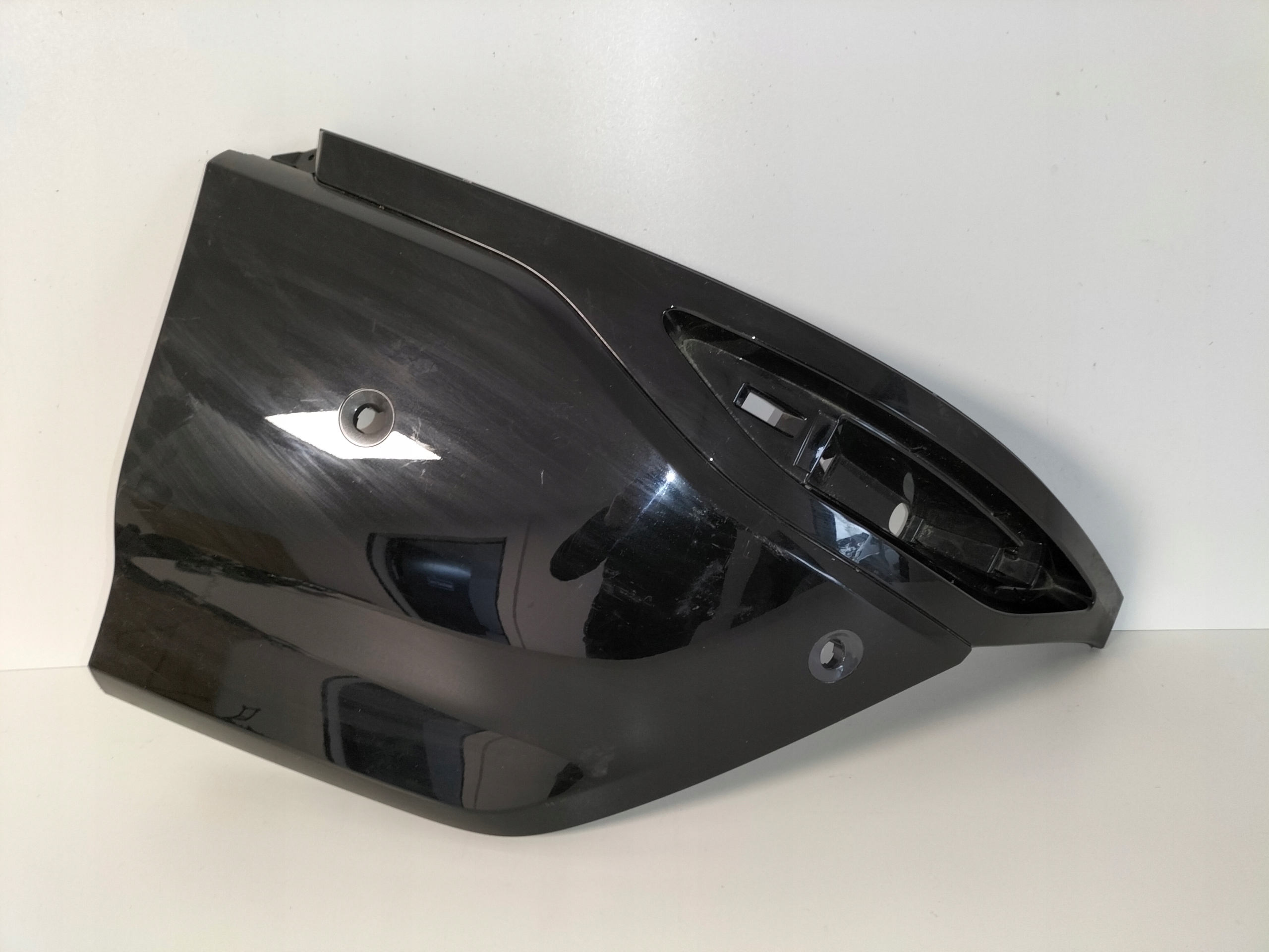 Ecke der Stoßstange heck links AUDI Q6 85H E-TRON 24- RS