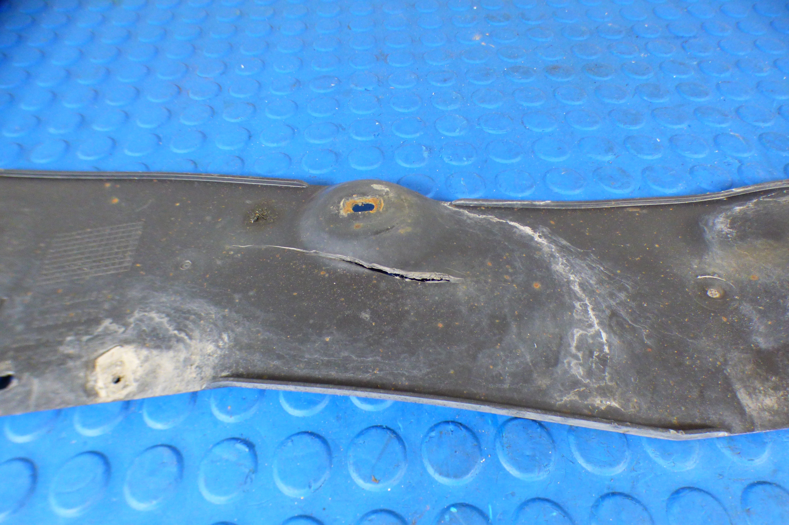 cover chassis lower right 39026302 OPEL ASTRA K V