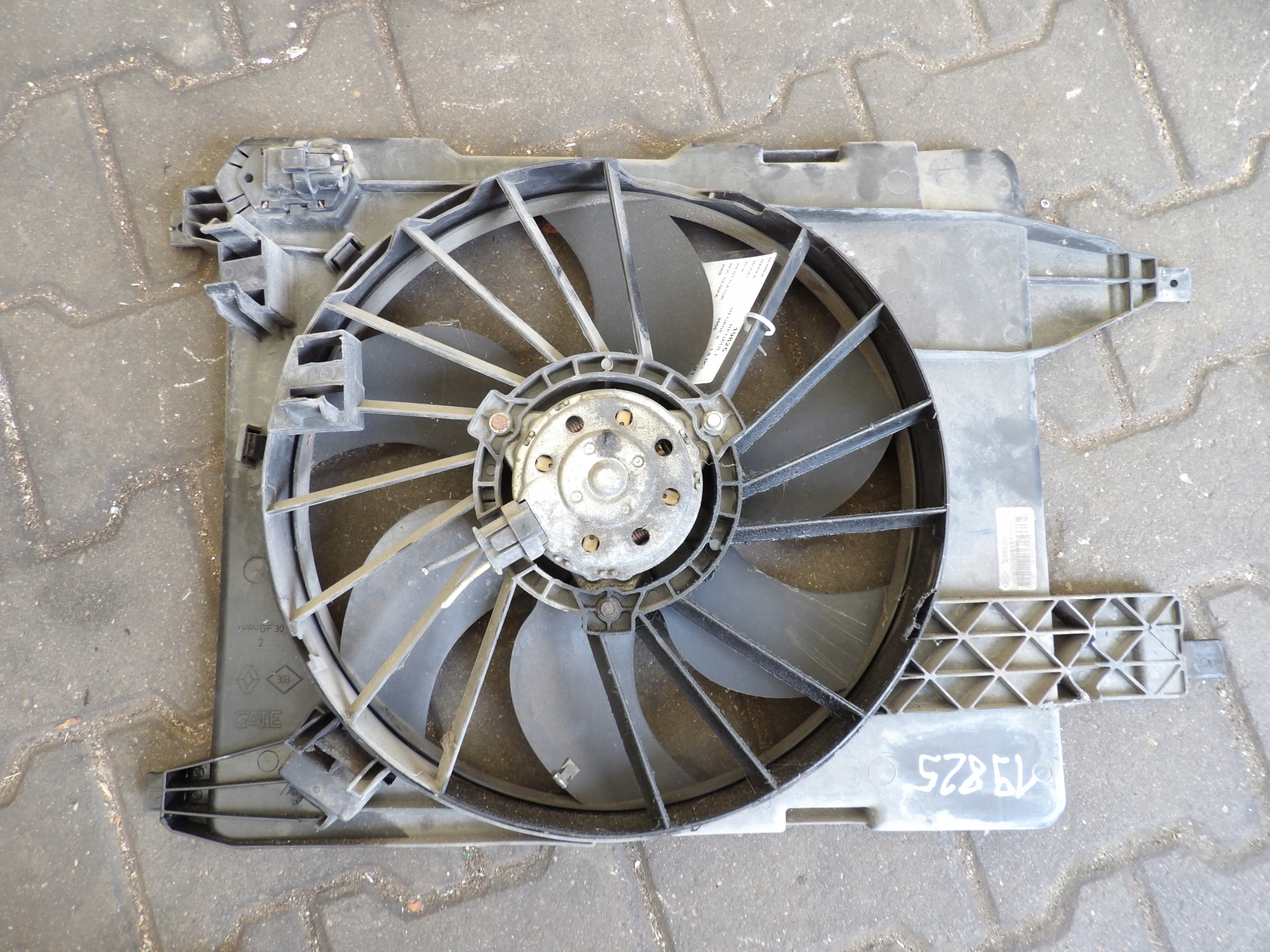 Renault Megane II ventilátor chladiče 1,9DCI