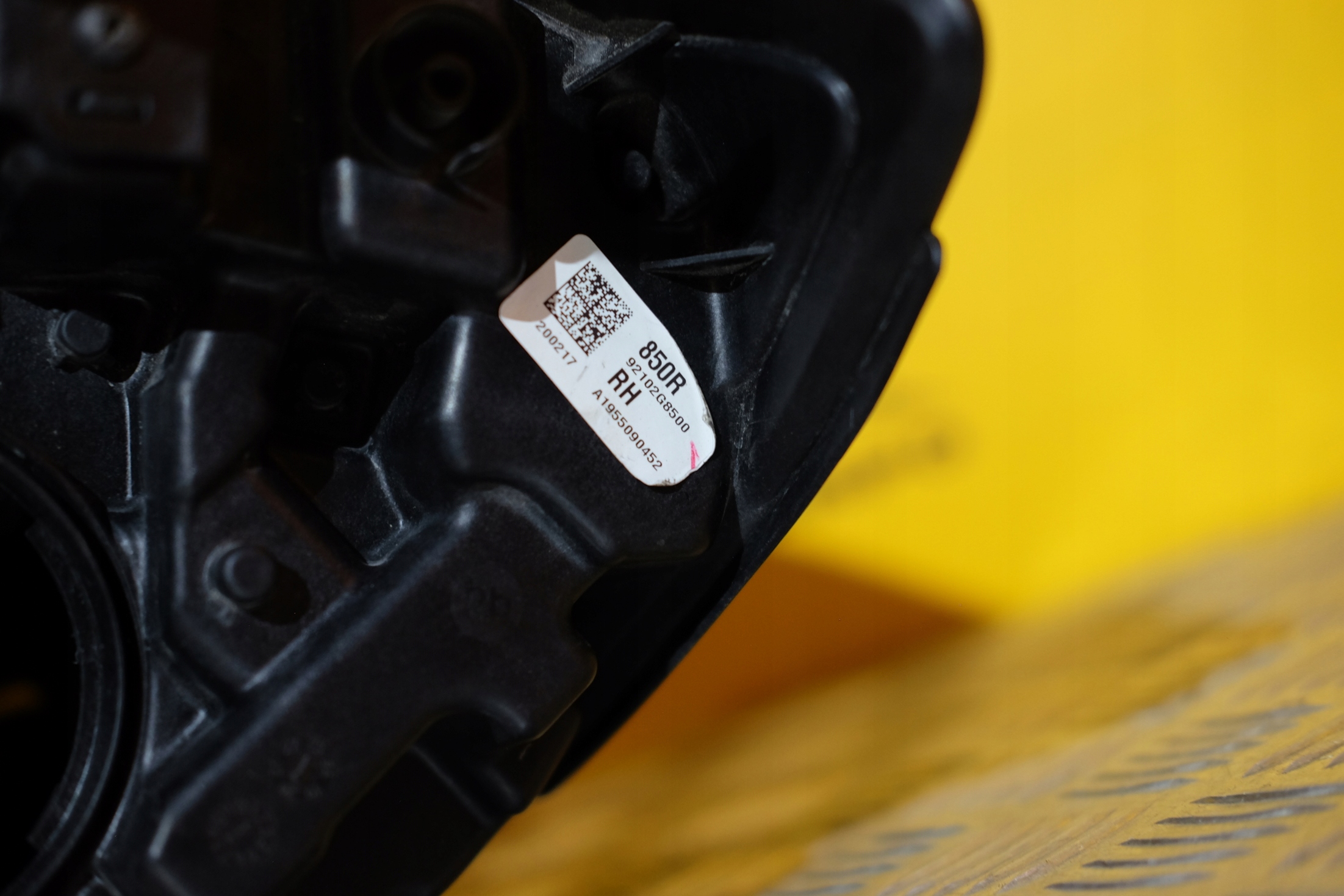 HYUNDAI GRANDEUR AZERA 2019 REFLEKTOR LAMPA LED R Numer katalogowy części 92102G8500