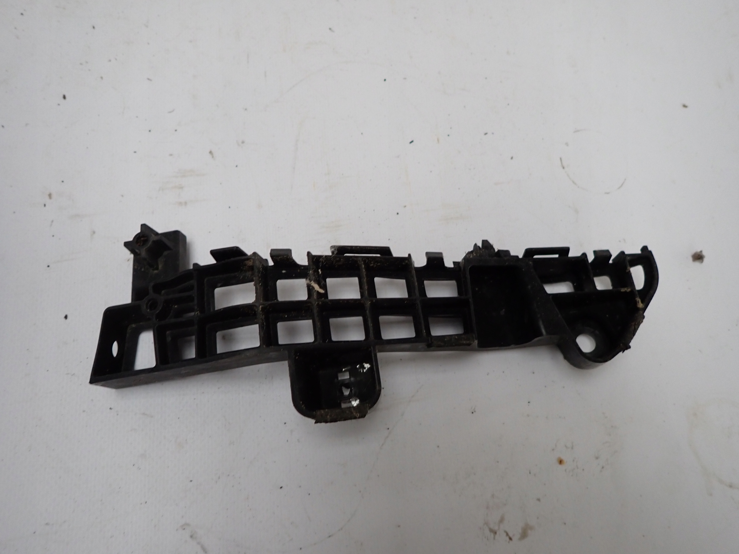 SUZUKI VITARA III 15- bumper bracket right front