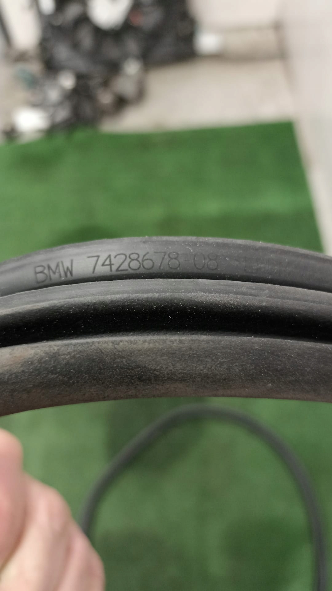 BMW X7 G07 gasket door front 7428678