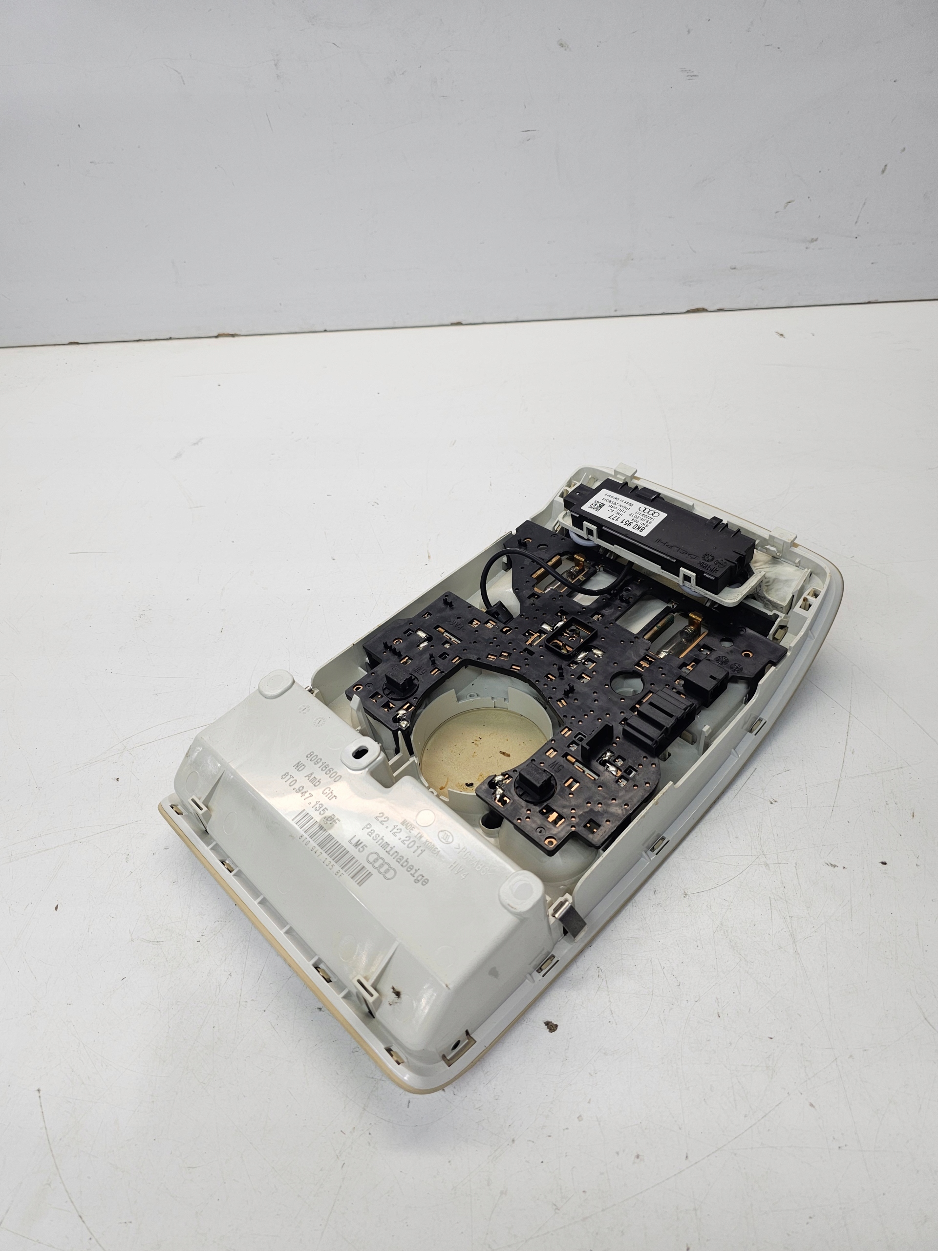 light OSWIETLENIE cabs AUDI A4 A5 8T0947135BF LM5