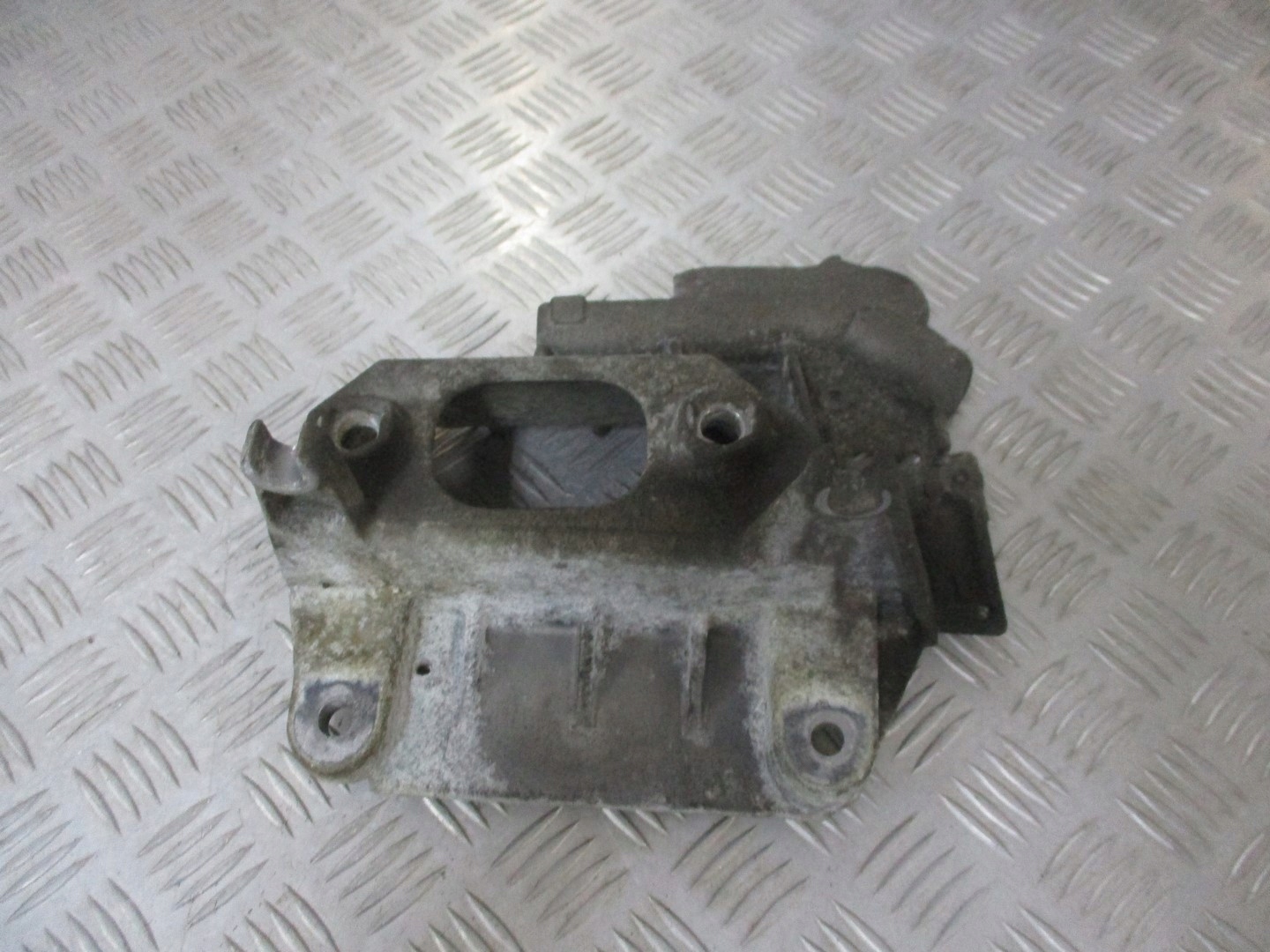 лапа кронштейн renault MODUS 1.5