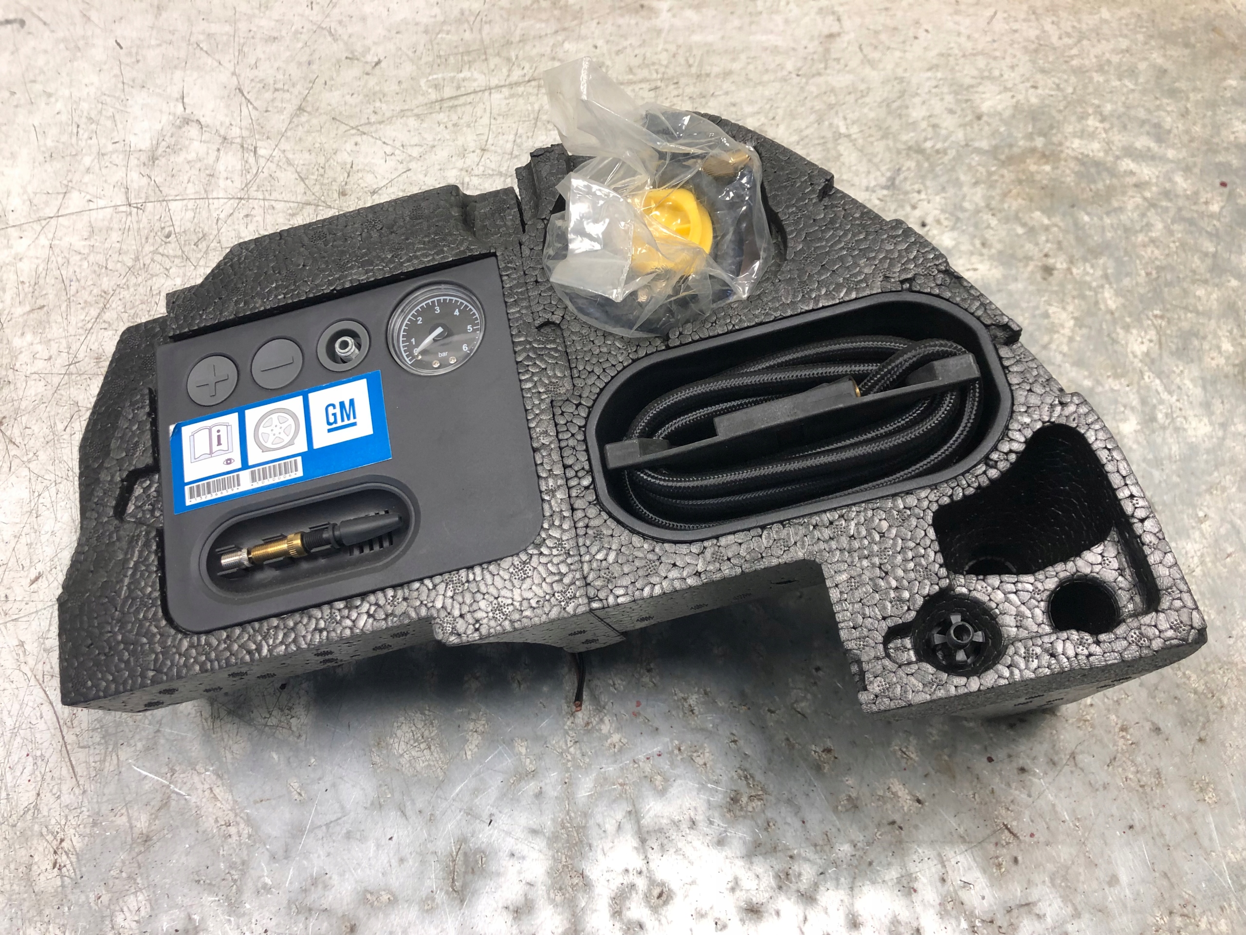 pumpa KLEJ Polystirén OPEL CORSA D 3D