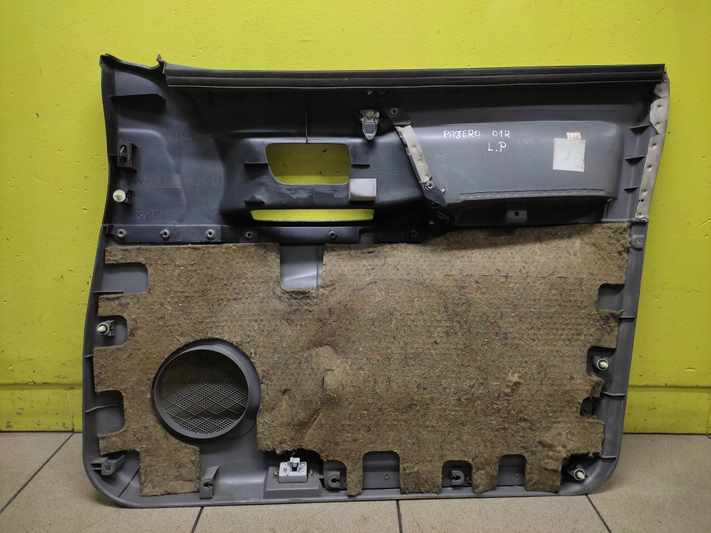 MITSUBISHI PAJERO 3 upholstery door left front