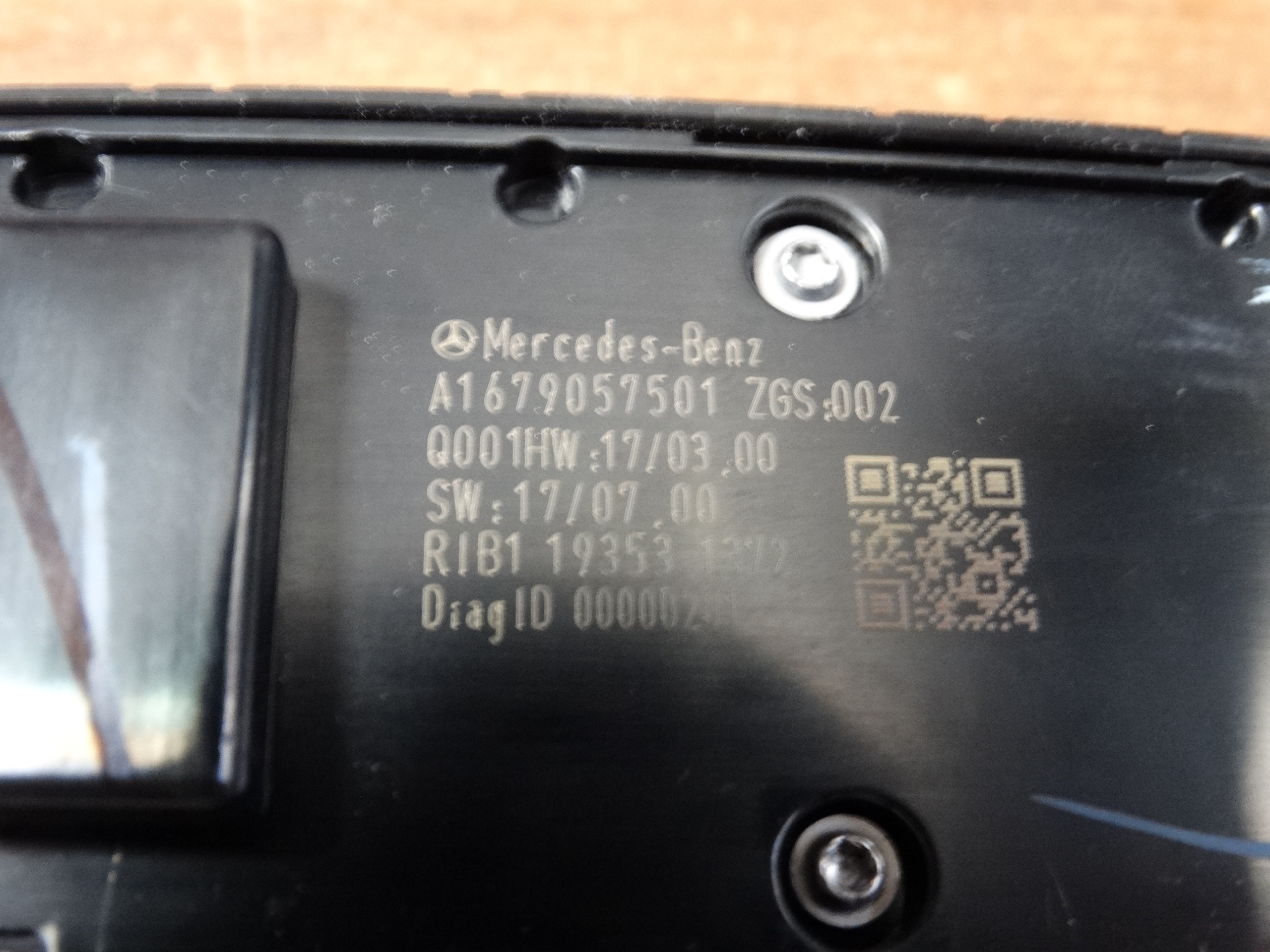 IDEAL control panel of the window MERCEDES W167 1