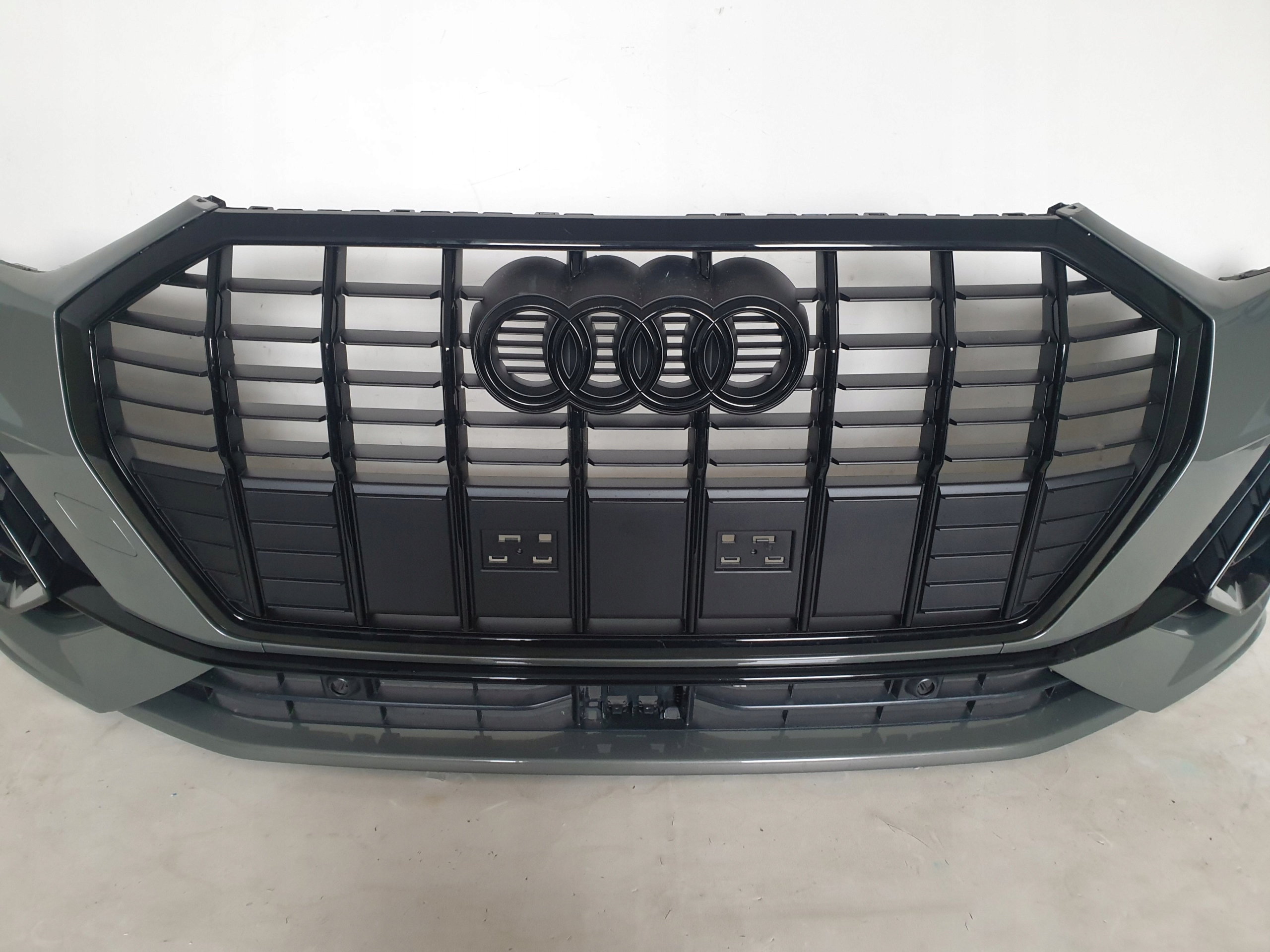 AUDI Q3 II 83A S-LINE 19-25 bumper front 6 x PDC washers
