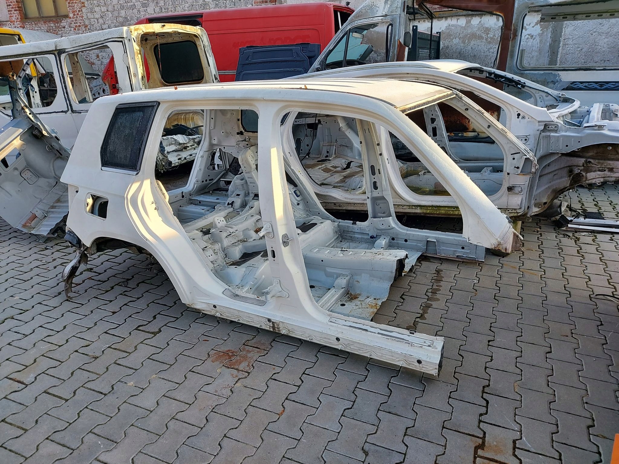 MERCEDES GLK X204 ЧЕТВЕРТИНА ЗАД. ДАХ ВАННА