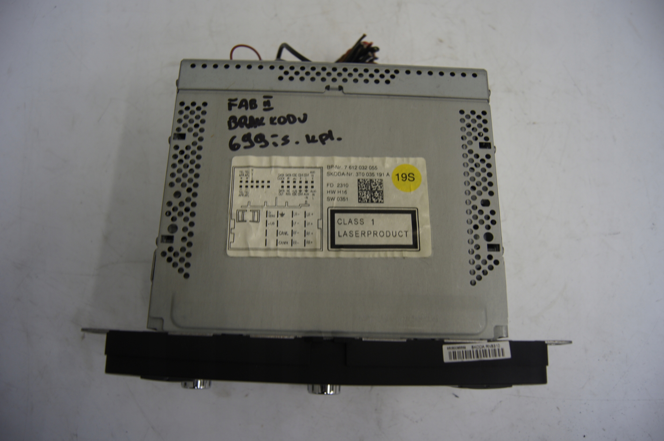 радио SKODA oe 3T0035191A