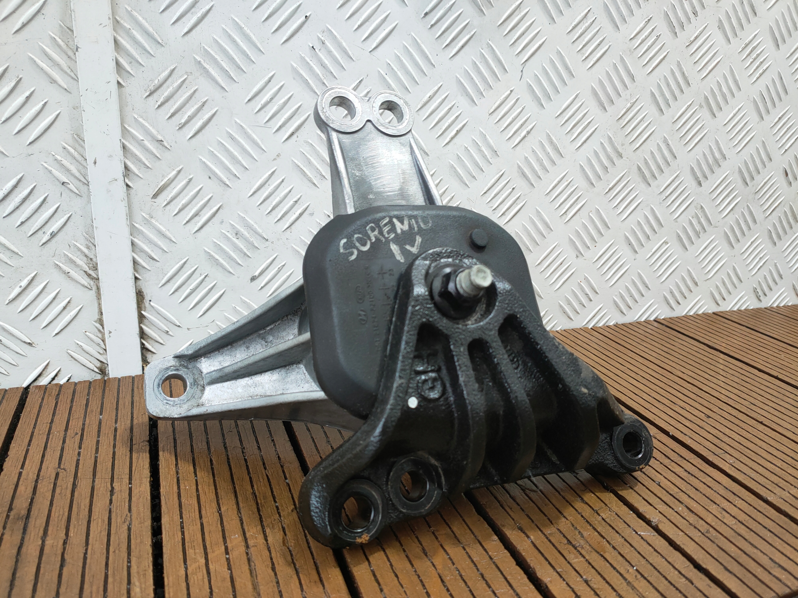 KIA SORENTO IV 20-25 1.6 T-GDI PHEV MHEV holder engine mount