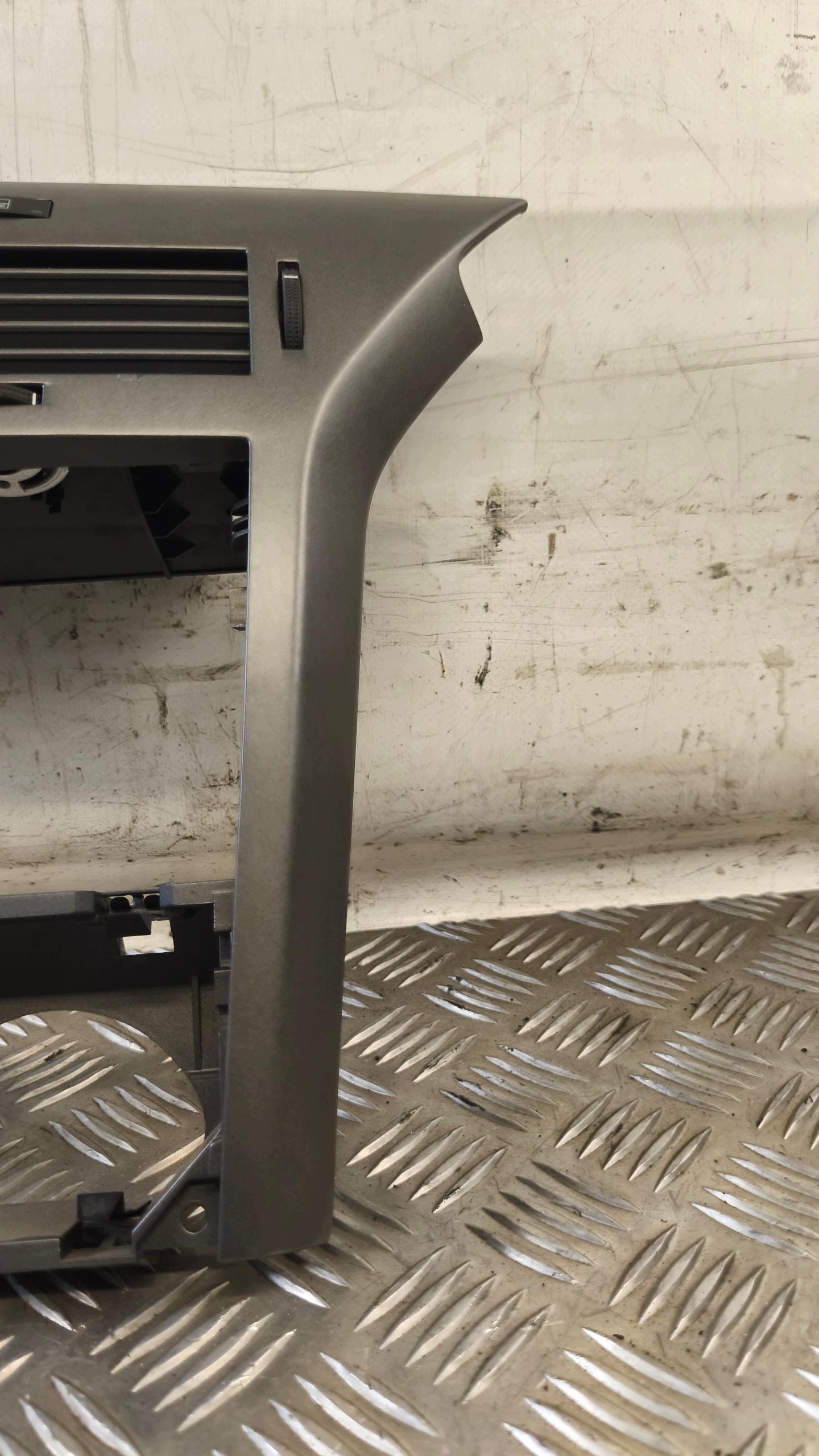 telaio PANEL consolle OPEL ASTRA H 2005r 13141091
