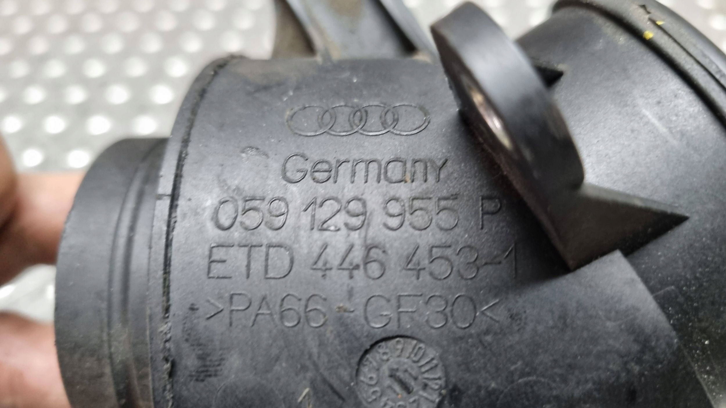 Bride Coudé Turbines 059129955P AUDI A6 C7 A7 C7 Q7 A8 D4 Q5 8R 3.0 TDI