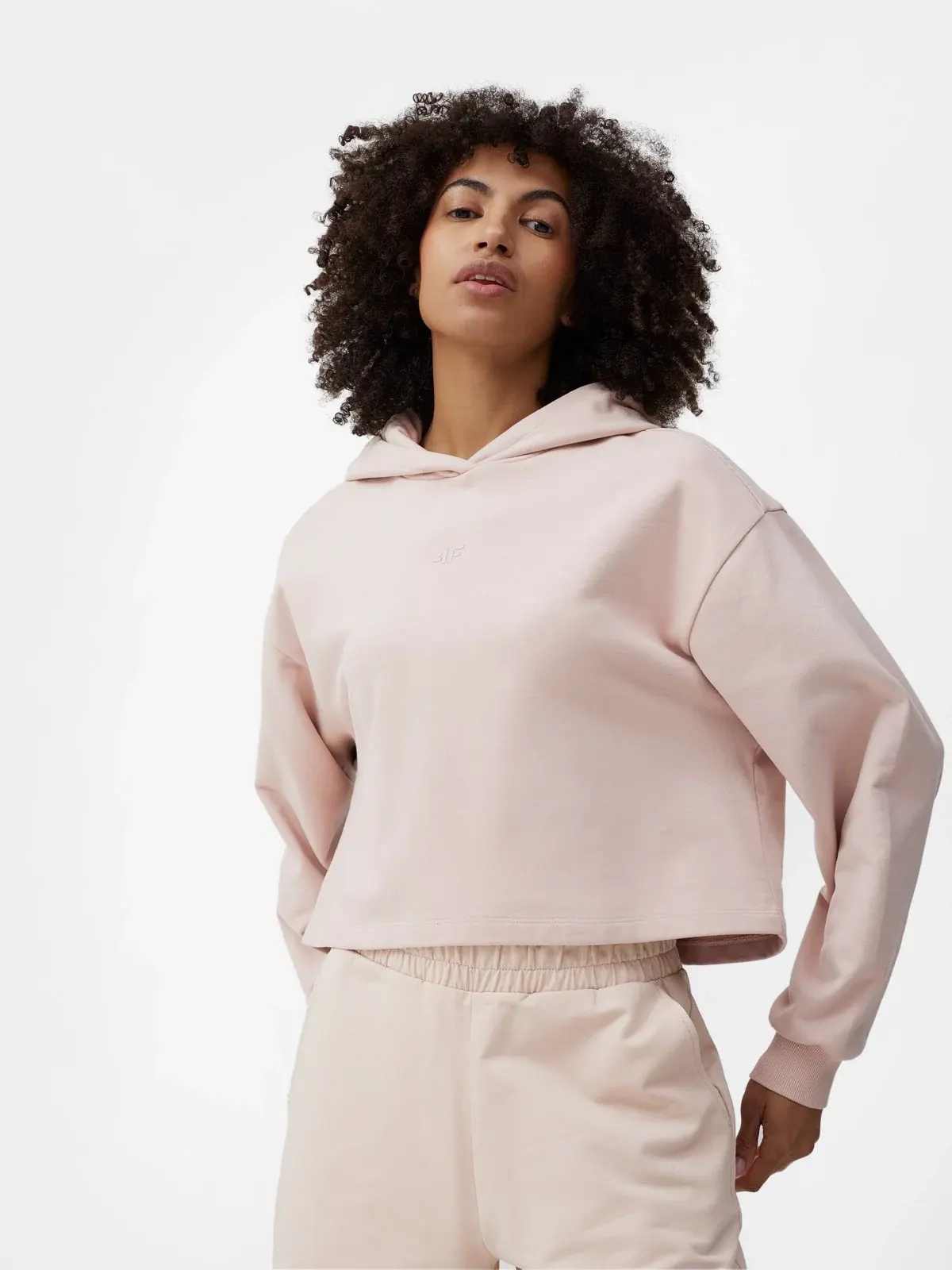 BLUZA DAMSKA 4F DRESOWA Z KAPTUREM SPORTOWA KRÓTKA SS23F244 Rozmiar M