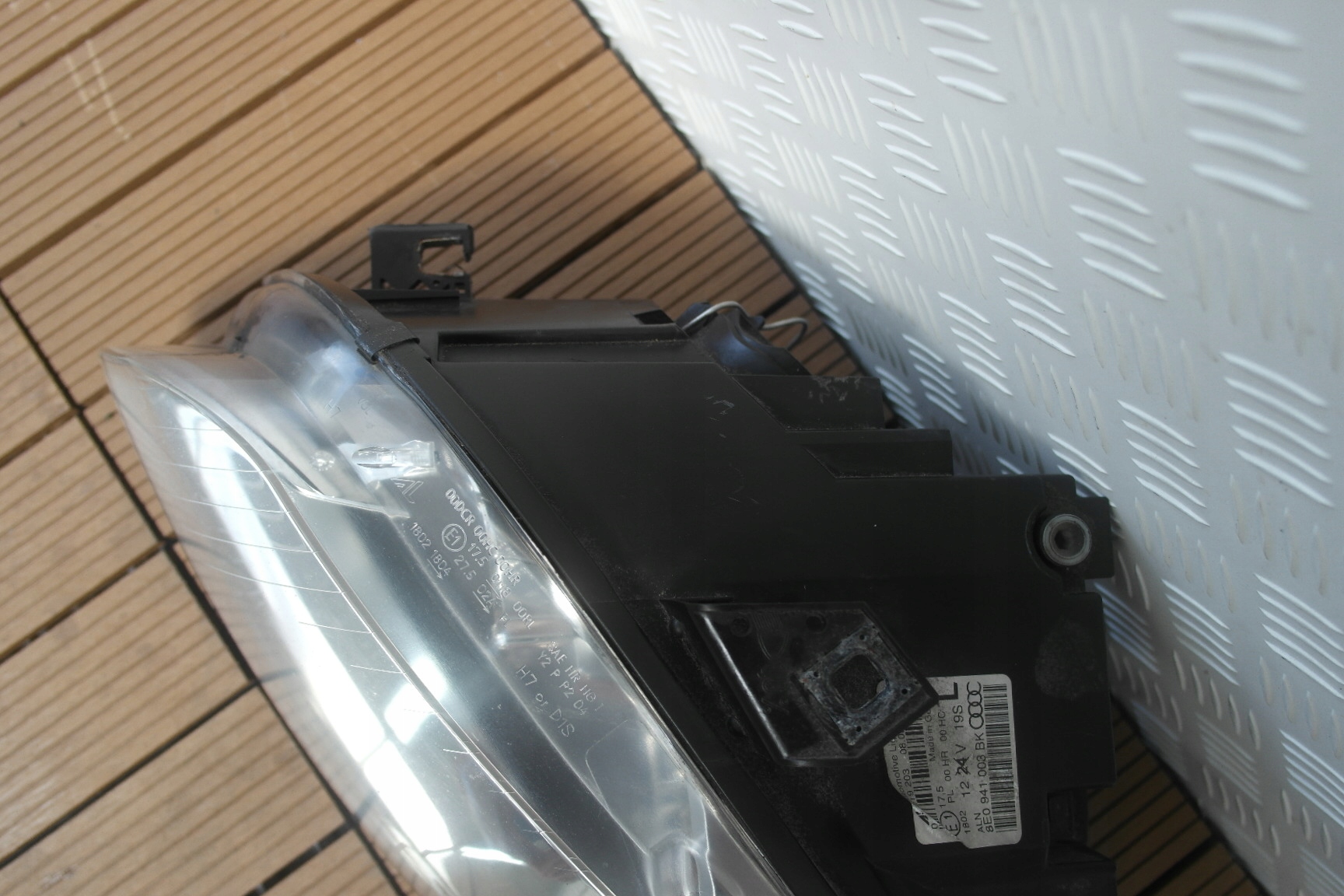 AUDI A4 B7 04-08 light front left front 8E0941003BK EUROPA OE