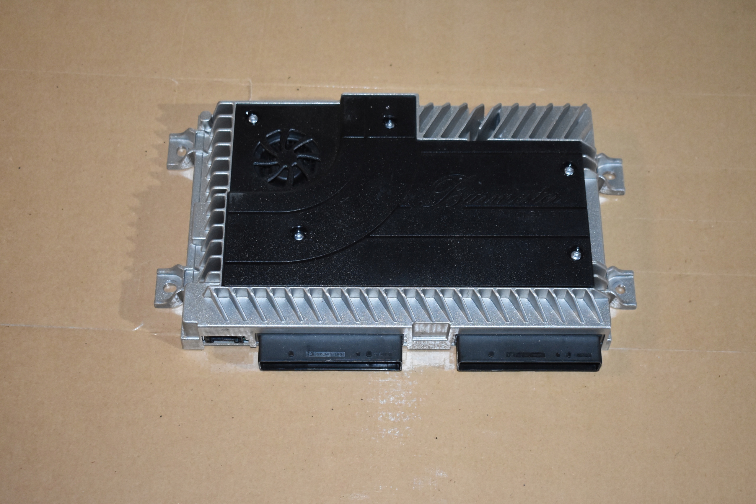 IDEALNY amplifier BURMESTER PORSCHE 1