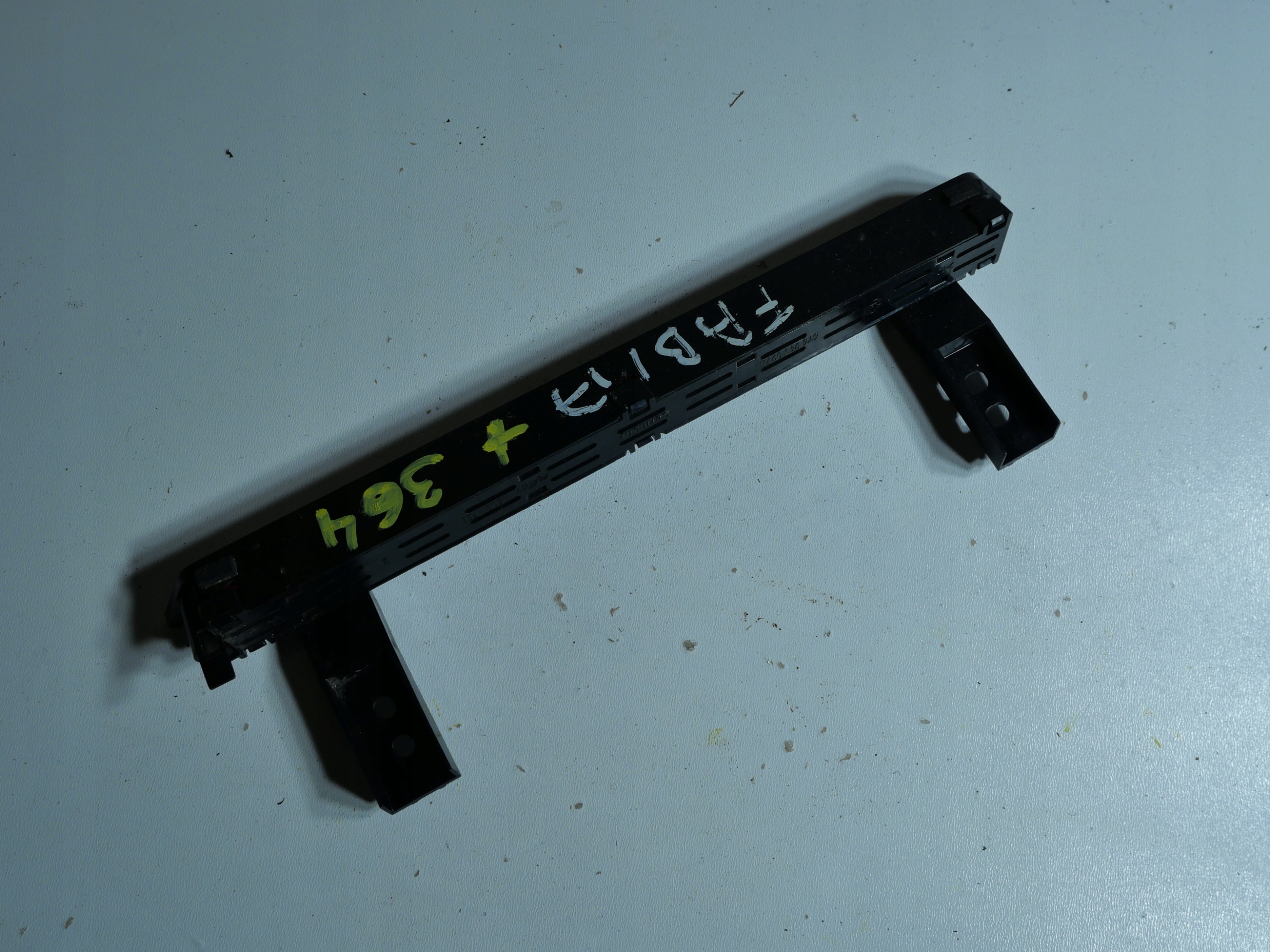 TRZECIE light STOP SKODA FABIA and 6Y6945097A