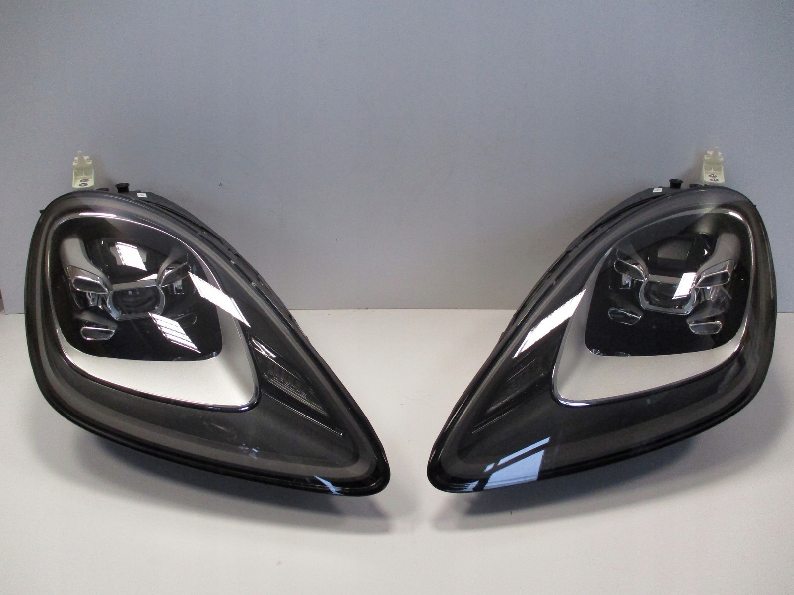 Lampa Porsche Cayenne 9Y0 FULL LED 9Y0941033T 034T