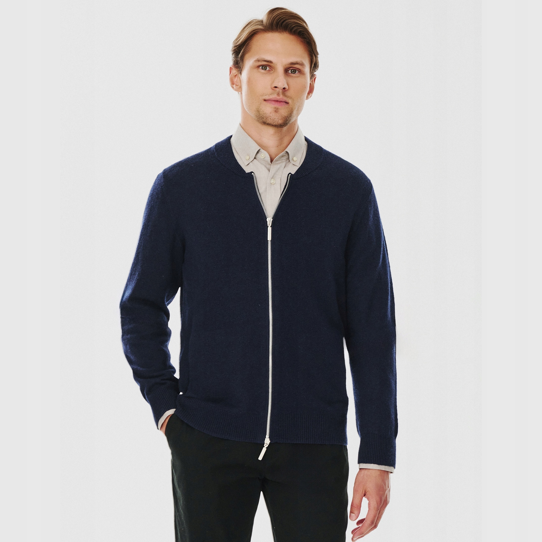 Tmavě modrý pánský svetr s rozepínací vlnou Pako Lorente vel XL