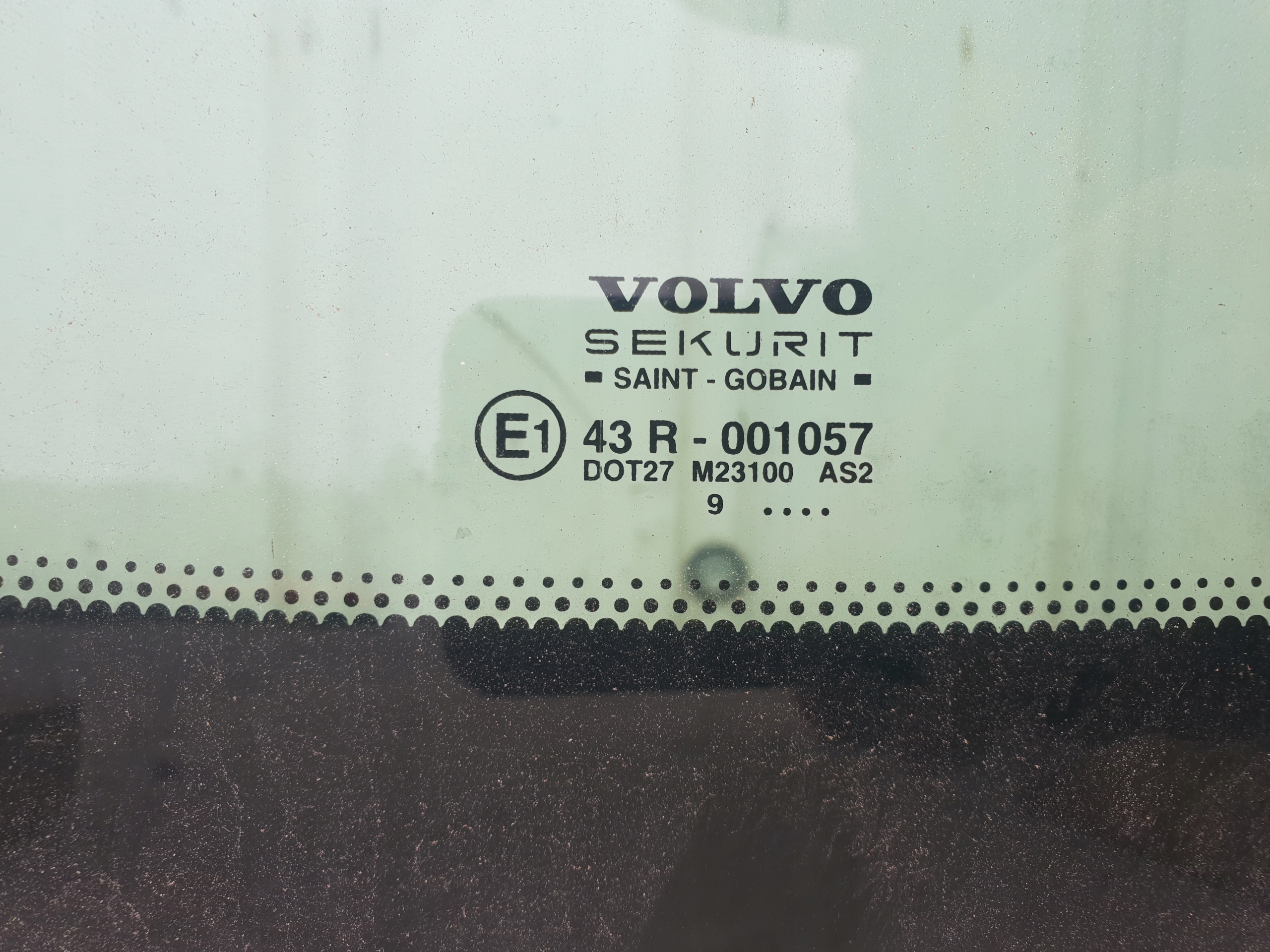 VOLVO S40 99r SZYBA TYLNA TYŁ Typ samochodu Samochody osobowe