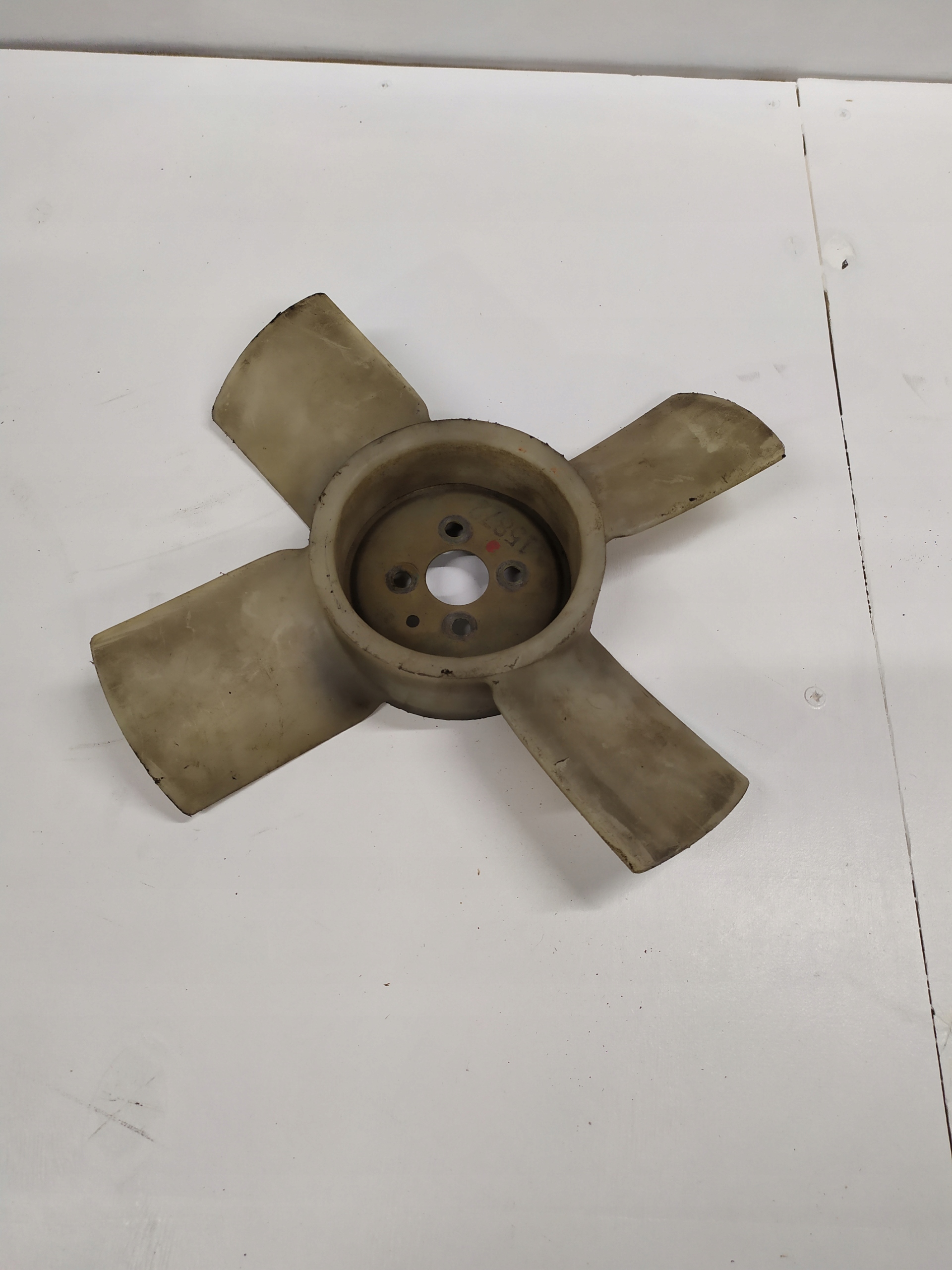 15971-74110 - Вентилятор радиатора silika Kubota d722 газонокосилка