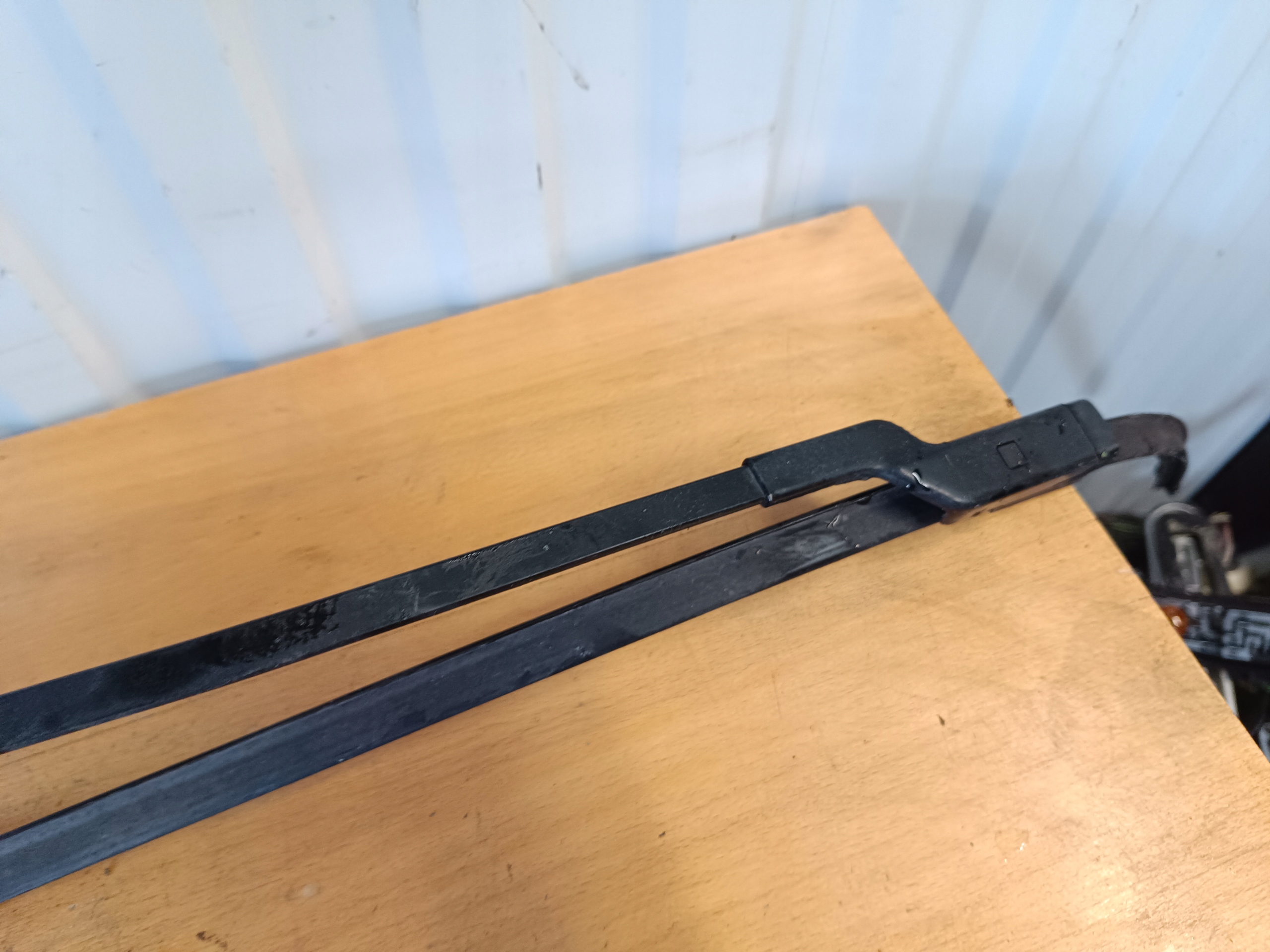wiper arm right FORD FOCUS MK3 BM5117526BB