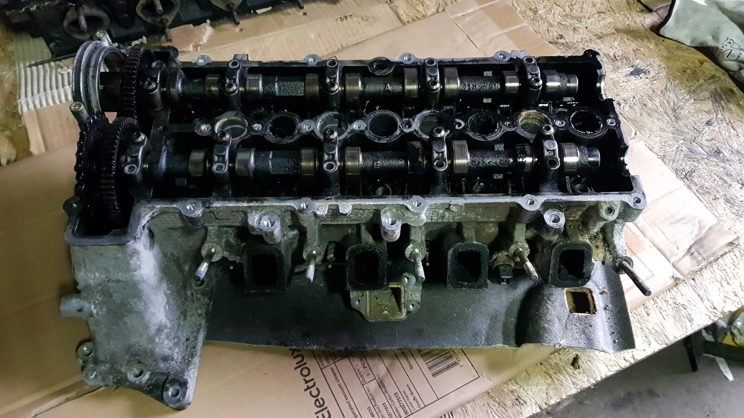 BMW E46 e87 E90 318d 2.0d TESTATA 7787523 m47t ul