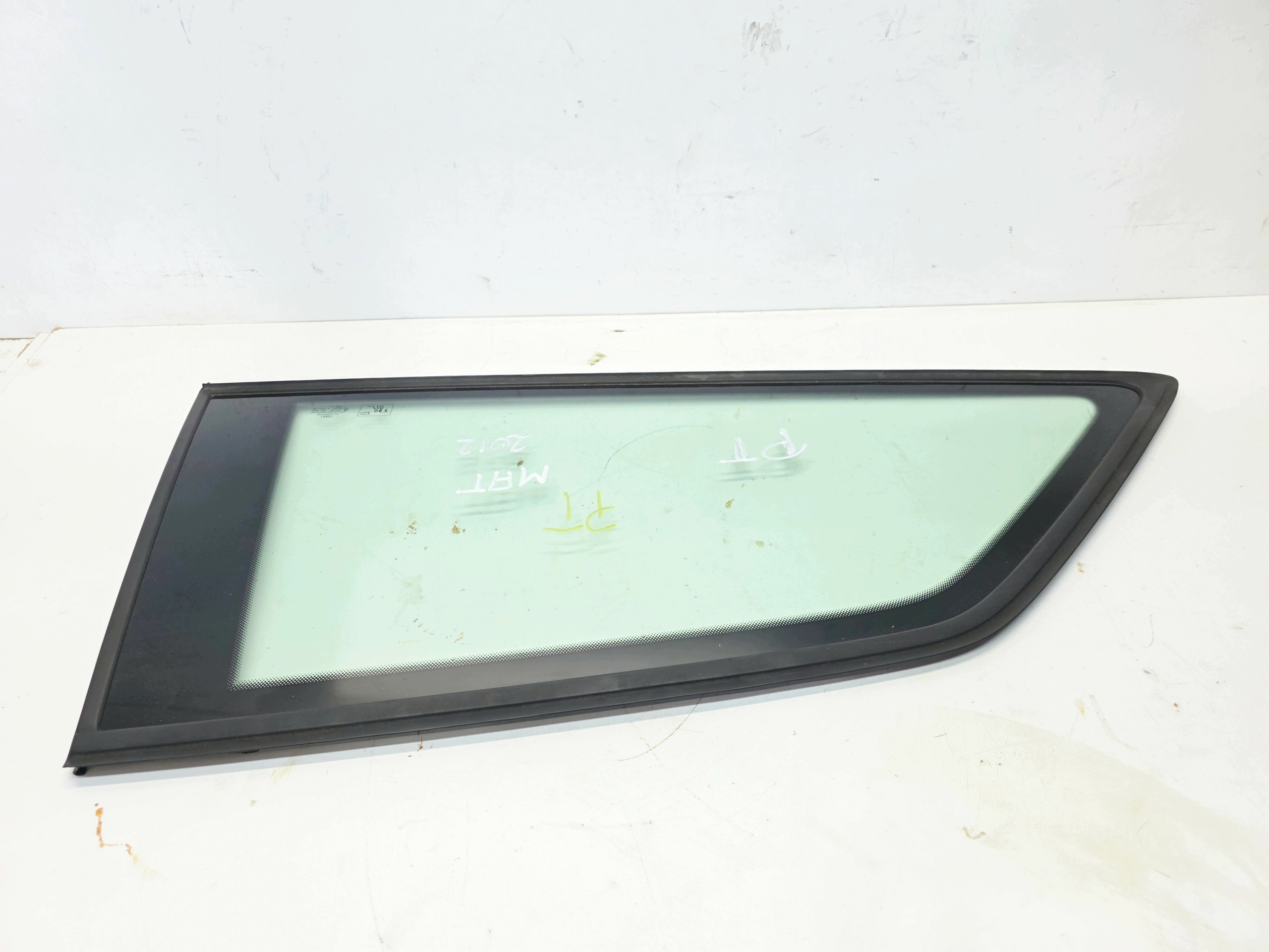 window bodywork right rear part below LISTWE MAT AUDI A3 8V 3 door 8V3 2012