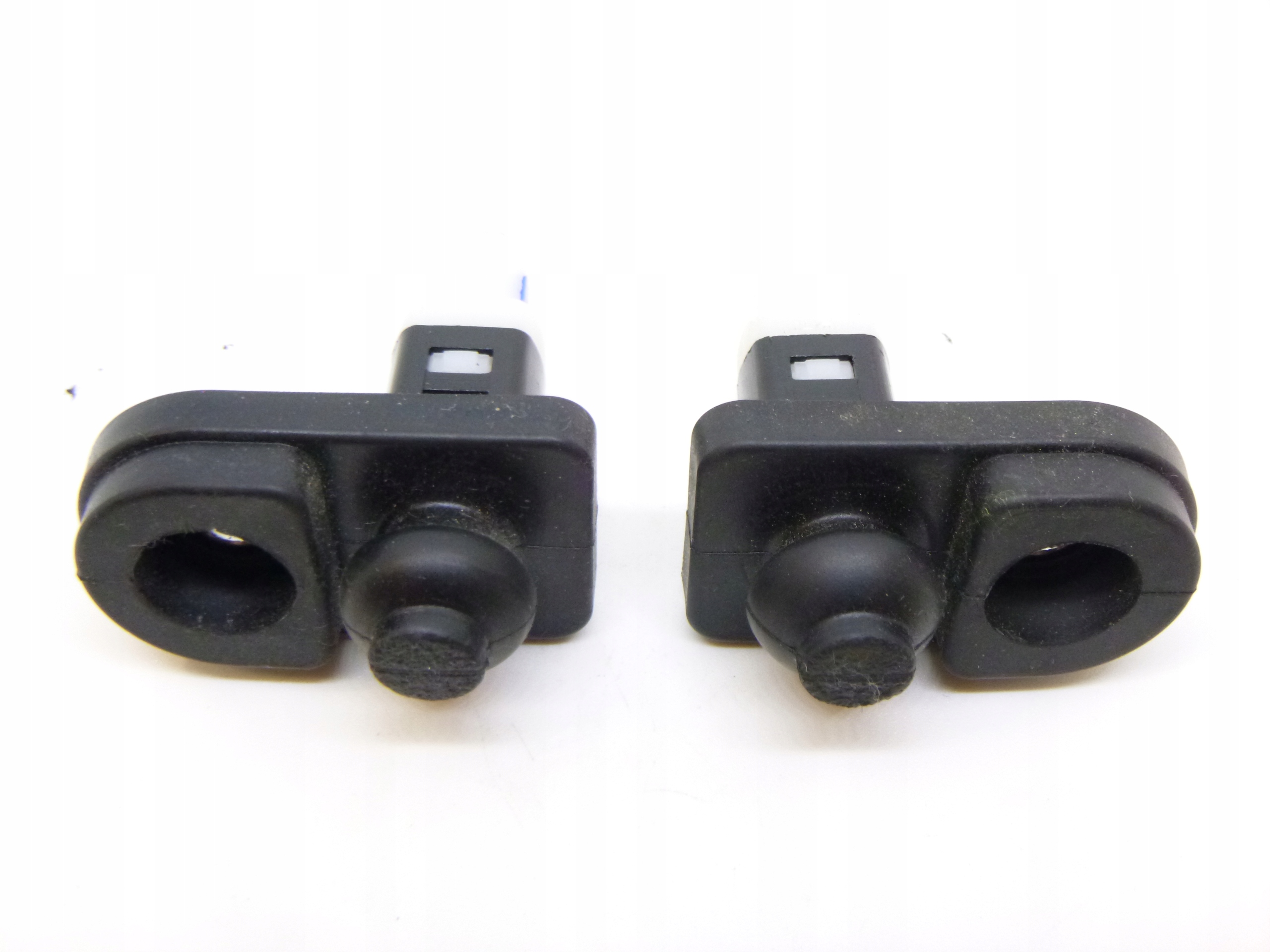 CZUJNIK DOMKNIECIA DRZWI HYUNDAI I20 II 2014- Typ samochodu Samochody osobowe